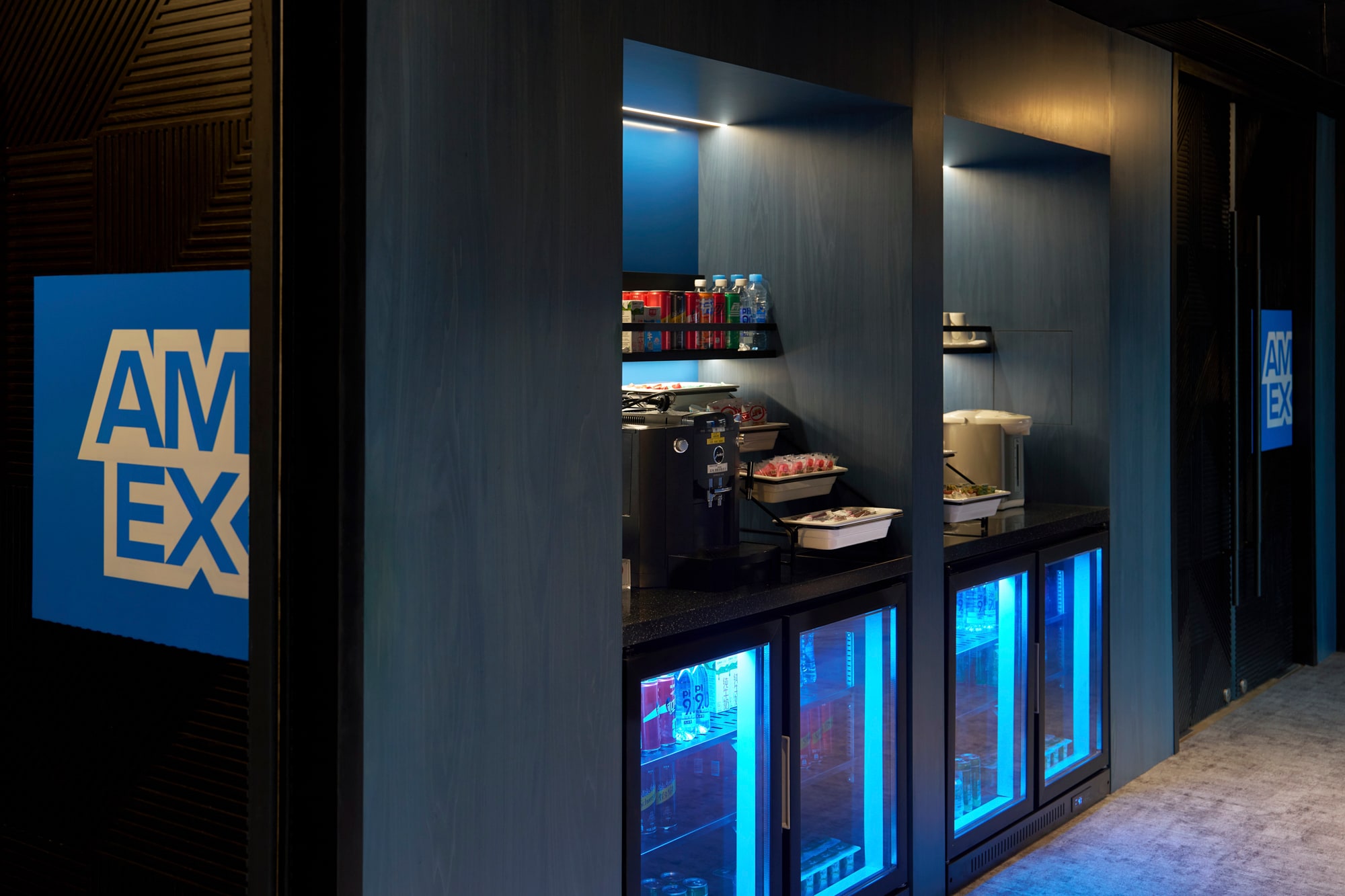 #4 of 5 slides of American Express Lounge