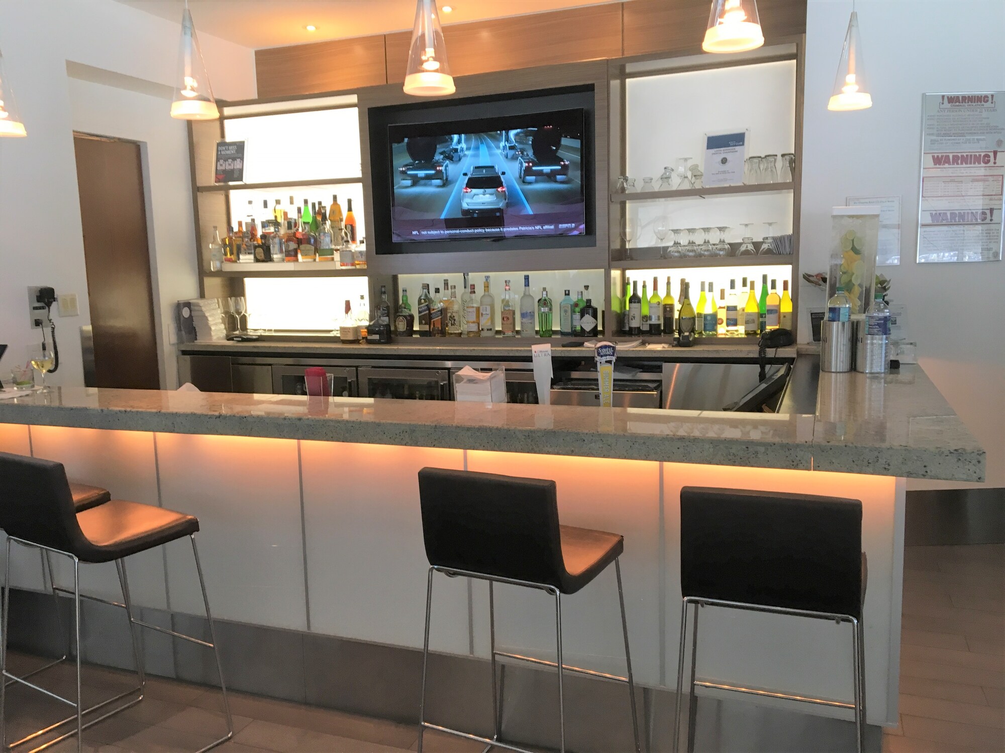 #1 of 5 images of Delta Air Lines Delta Sky Club (Gate A7)