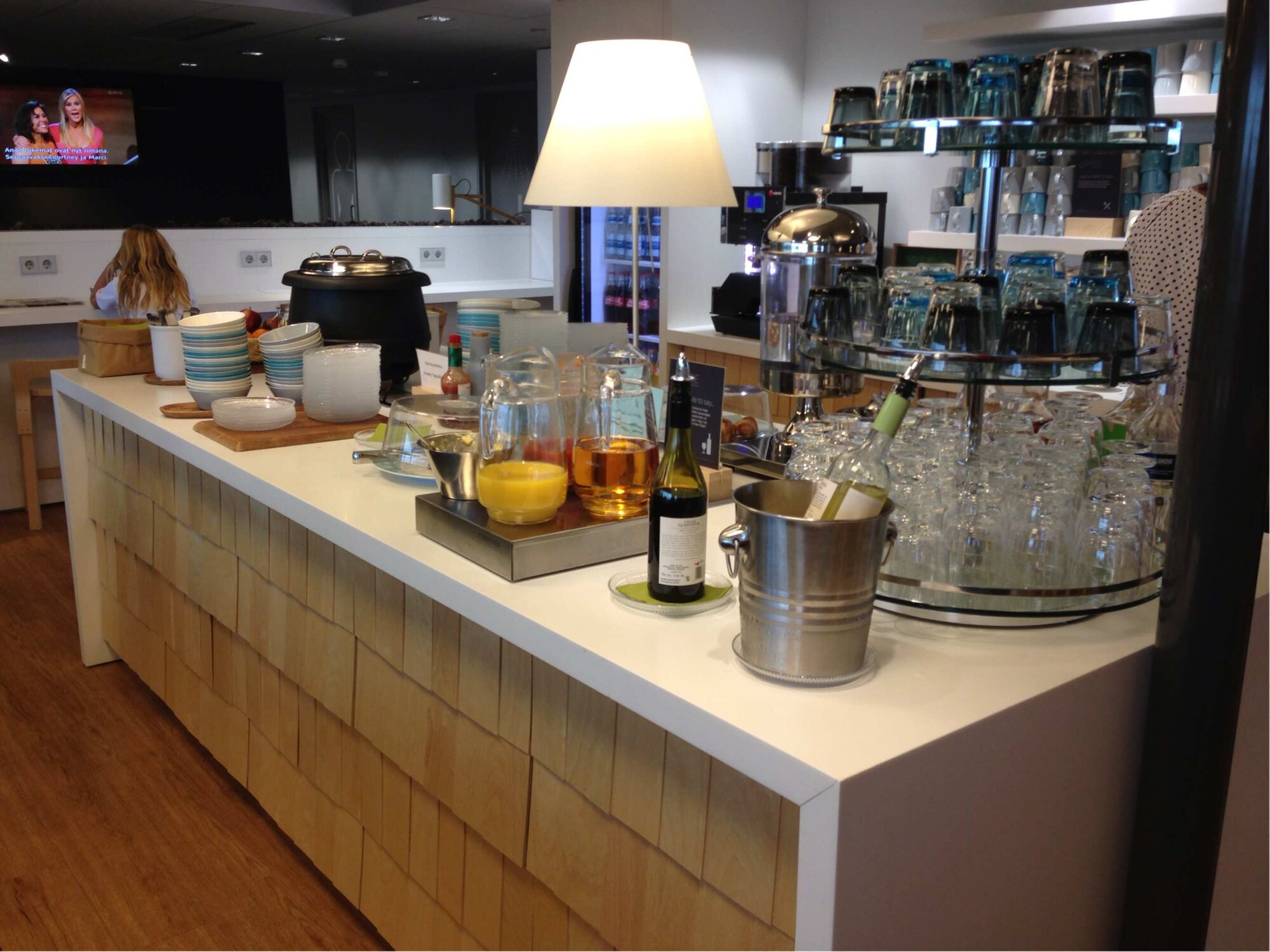 #2 of 5 images of Aspire Lounge