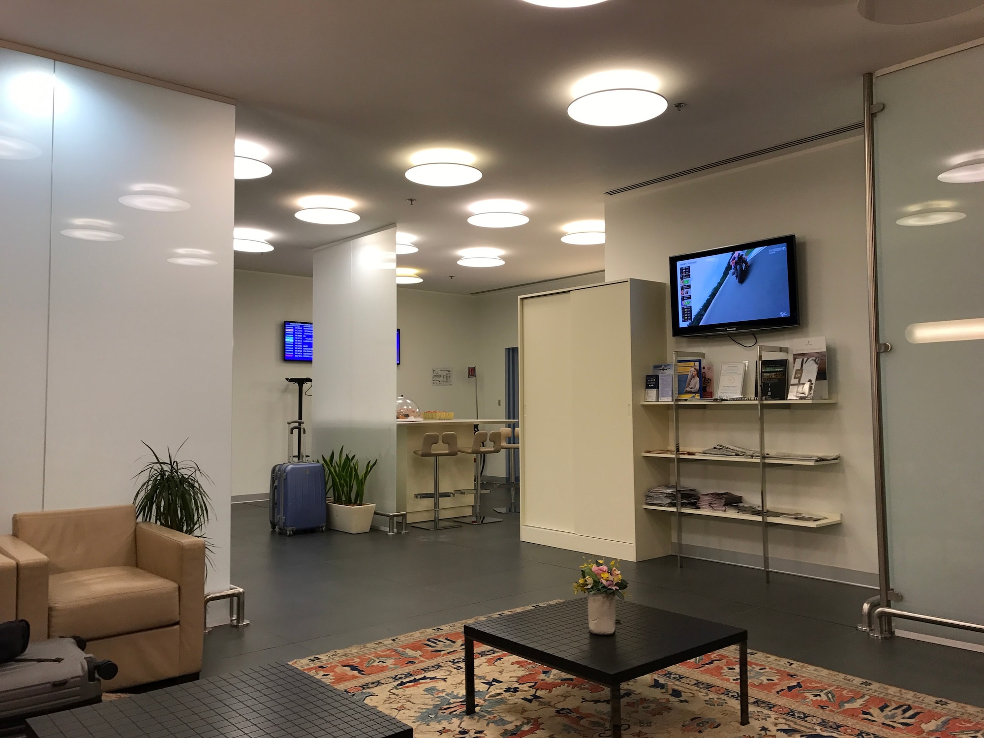 #3 of 5 images of Landside VIP Lounge