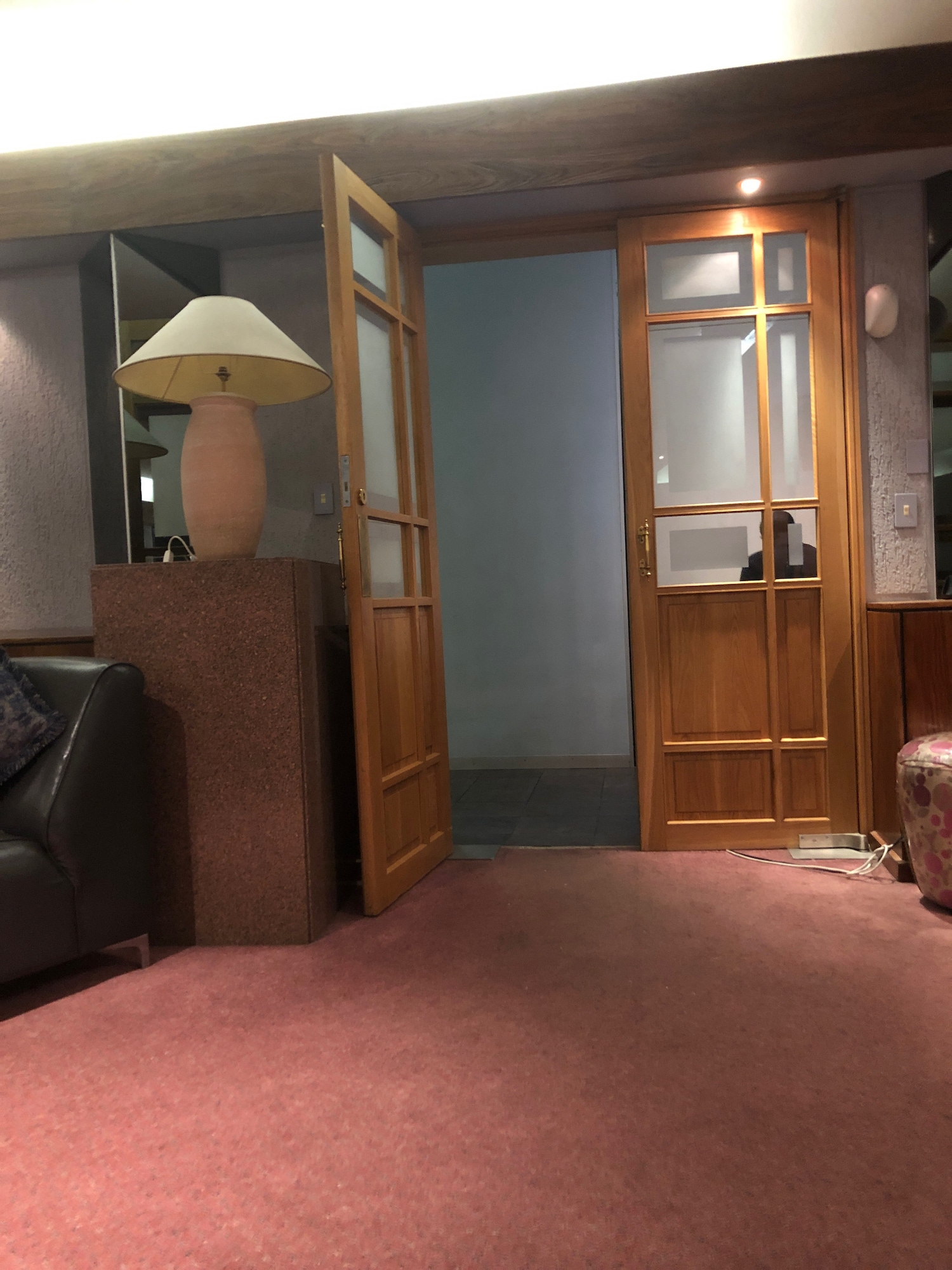 #3 of 3 images of Oshoto Lounge