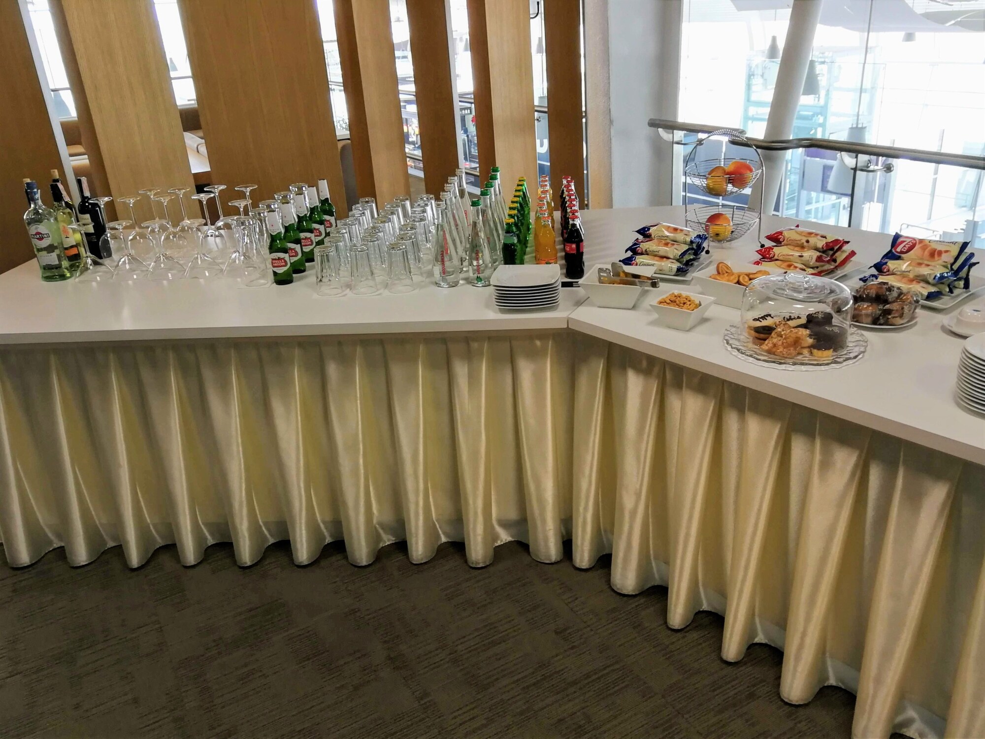 #4 of 5 images of Business Lounge (International)