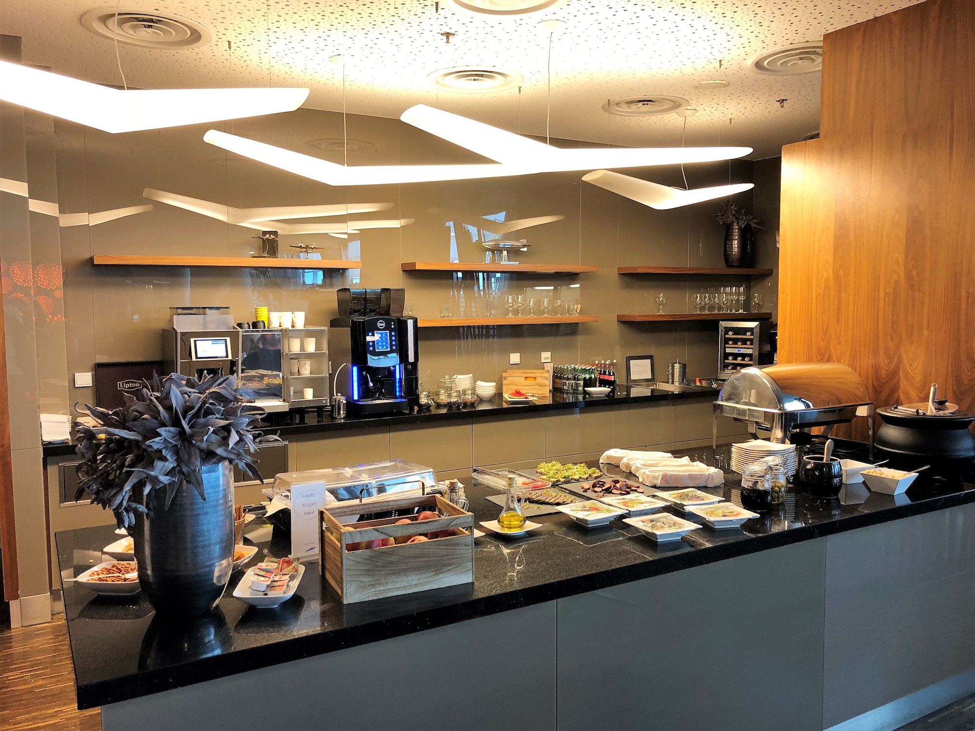 #3 of 5 images of Executive Lounge