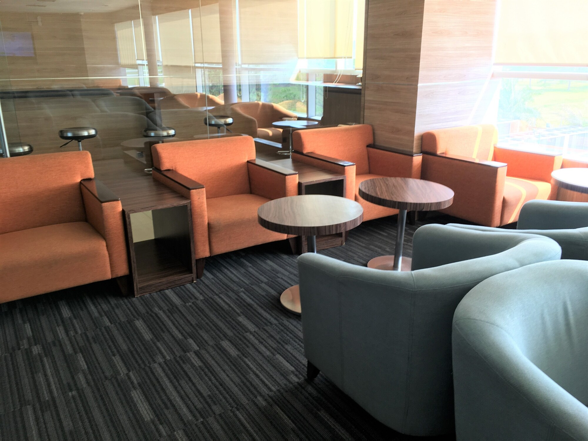 #2 of 5 images of Saphire Mandai Executive Lounge