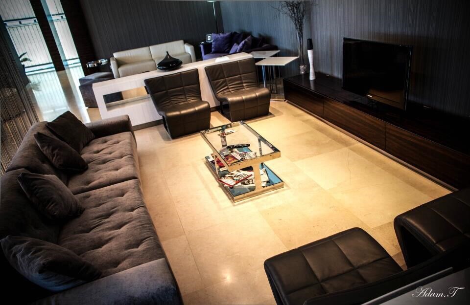 #2 of 3 images of Primeclass Lounge