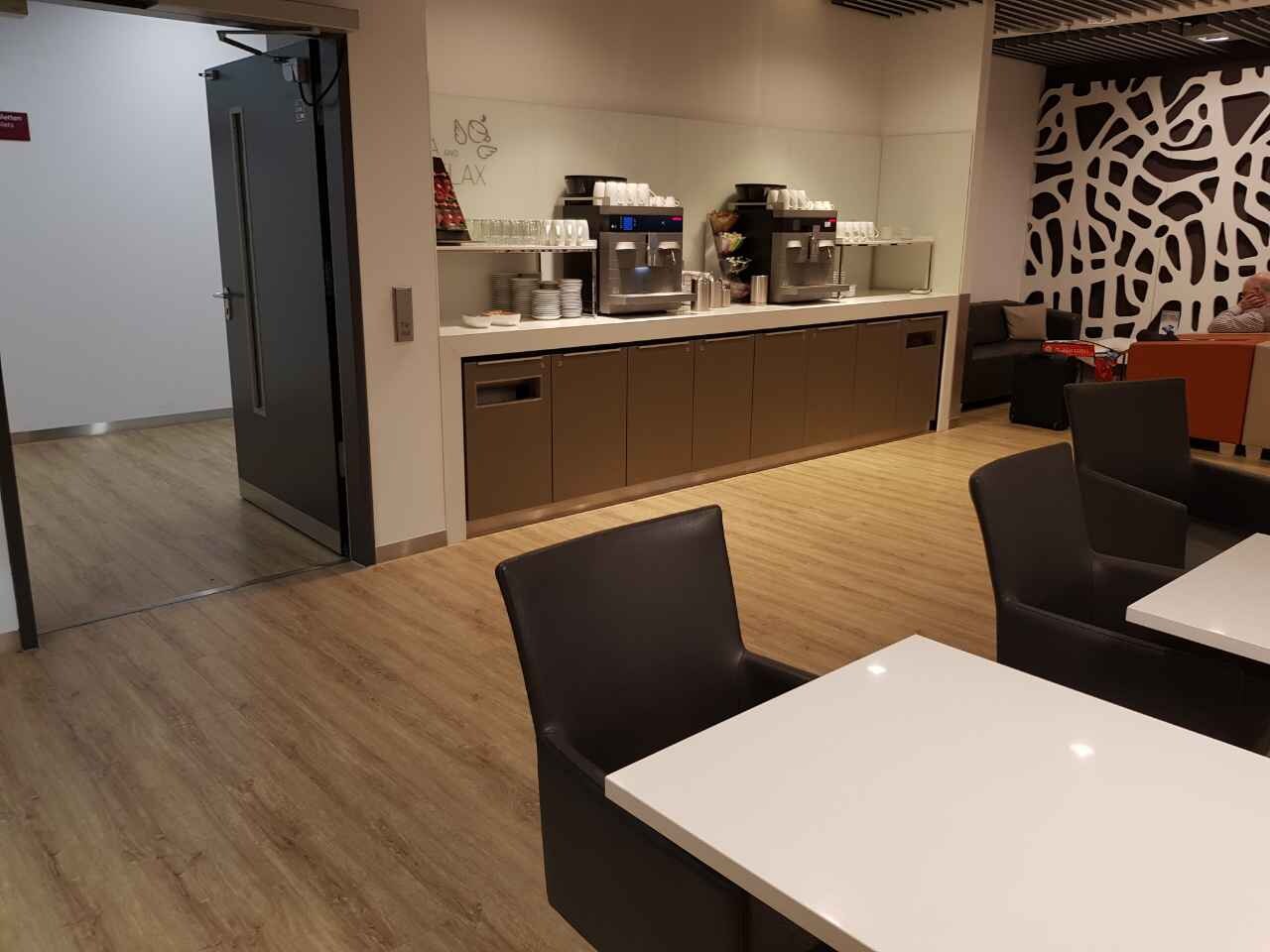 #3 of 5 images of Open Sky Lounge
