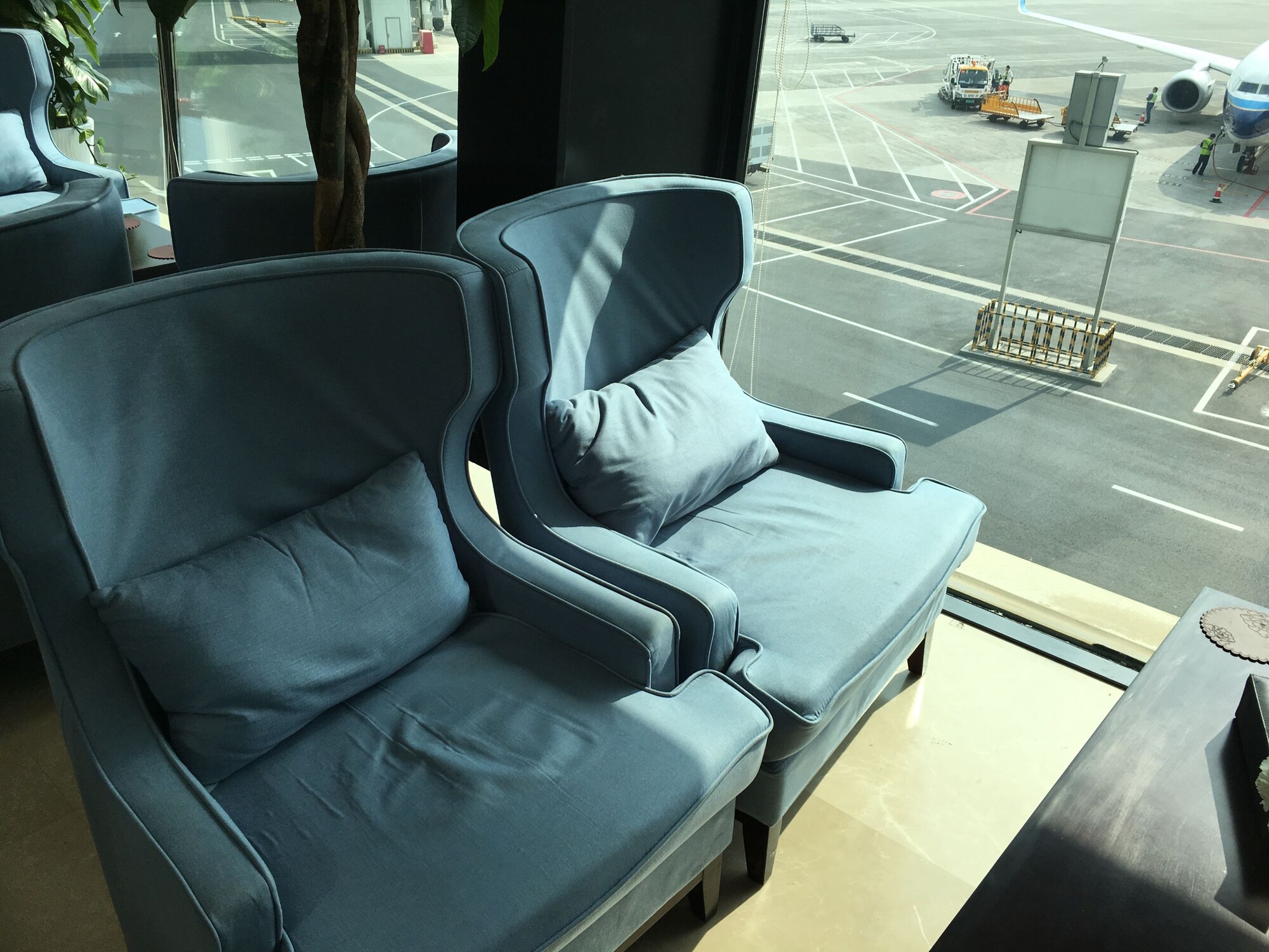 #3 of 5 images of First Class Lounge (Gate 235)