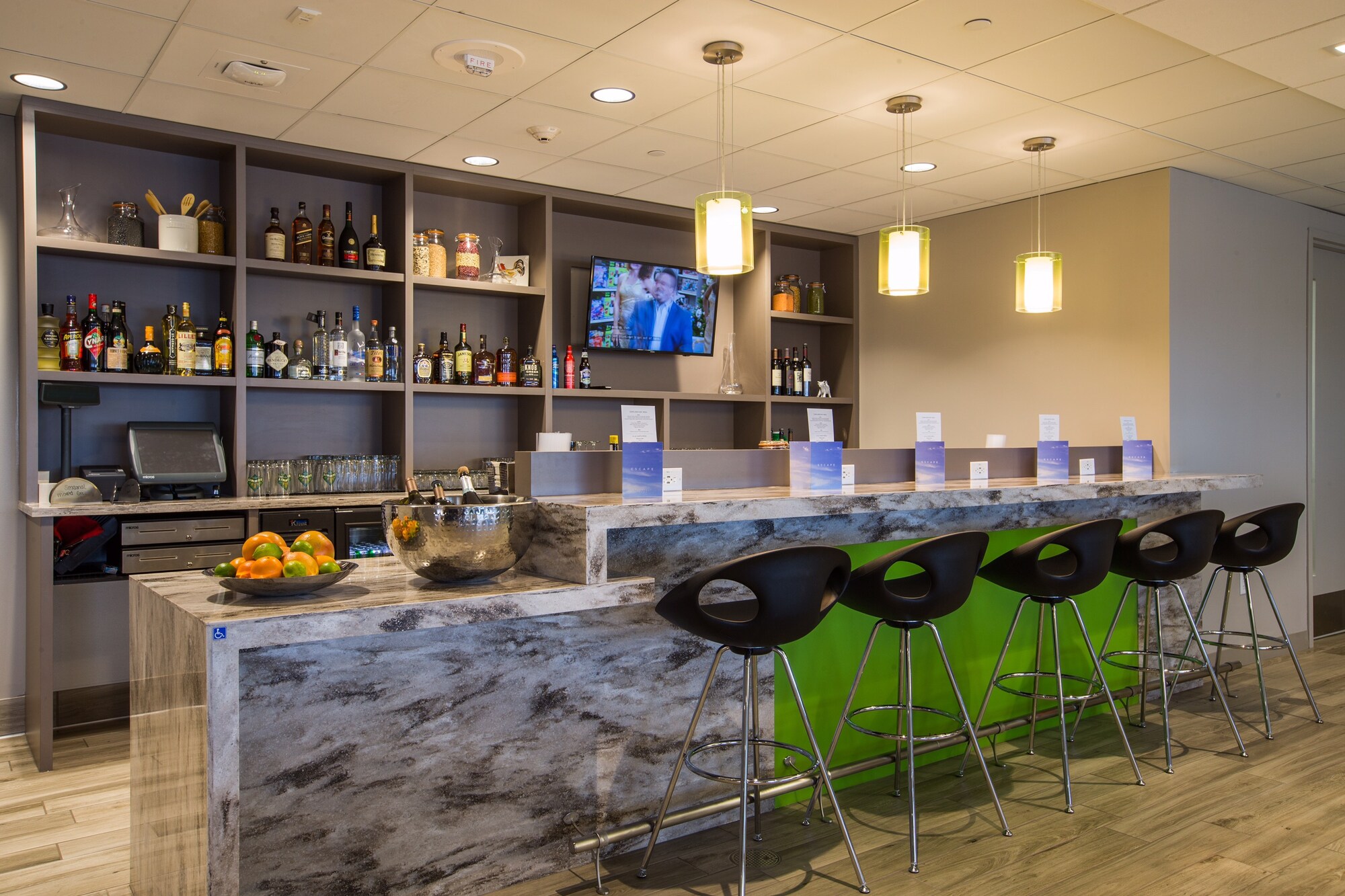 #5 of 5 images of Escape Lounge