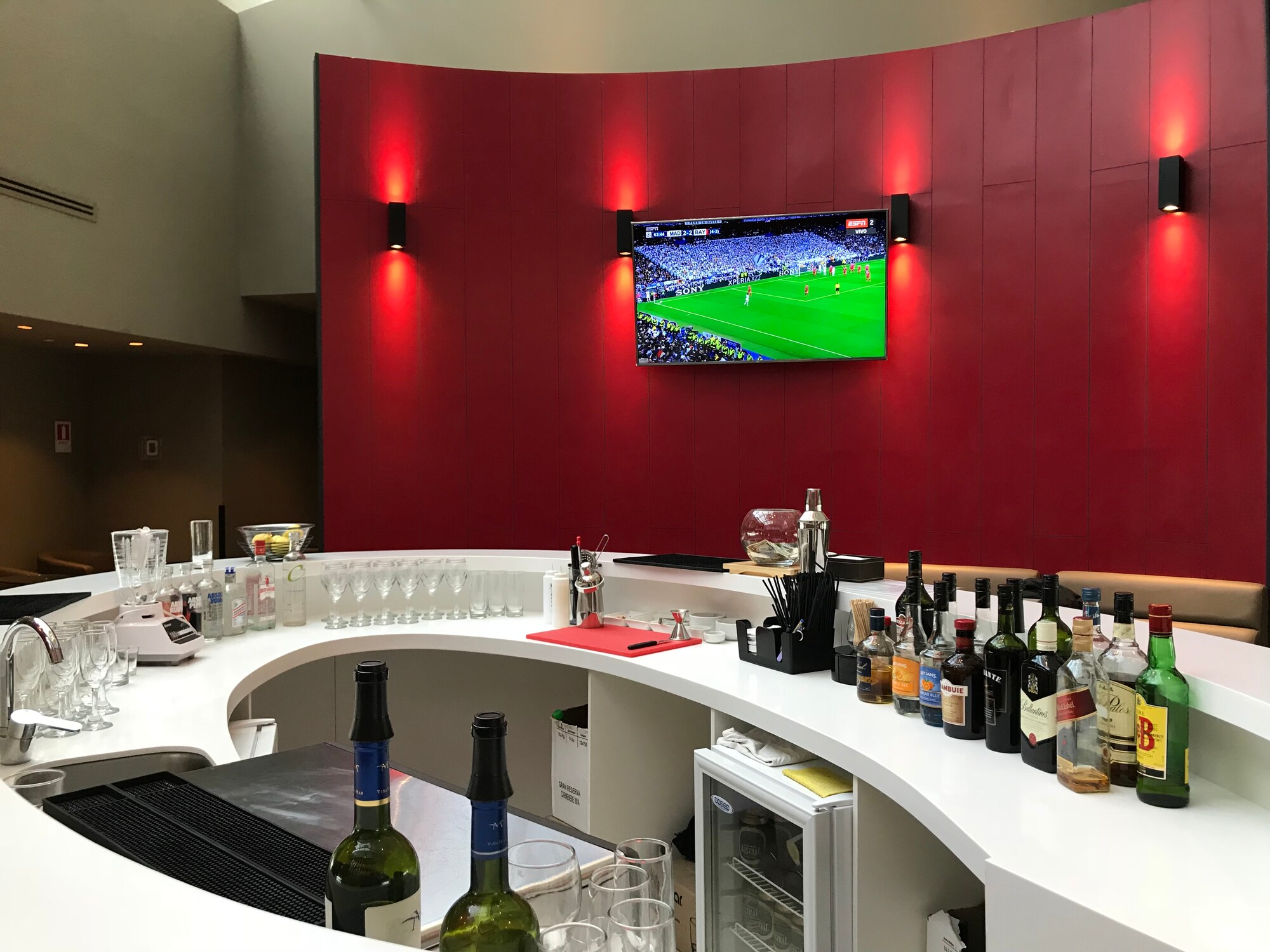 #4 of 5 images of Salon Condor