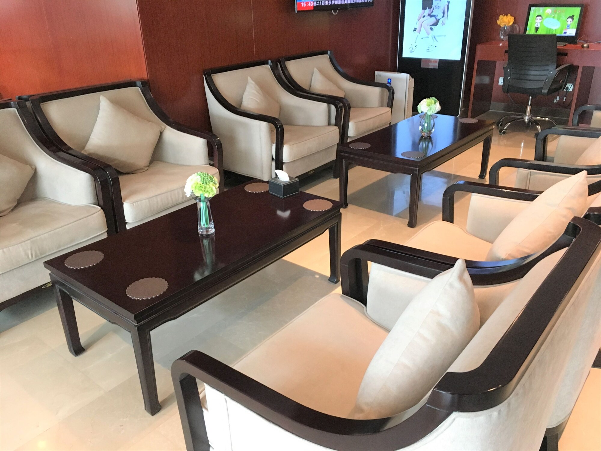 #3 of 5 images of First Class Lounge (Gate 242) (Temporarily Closed)