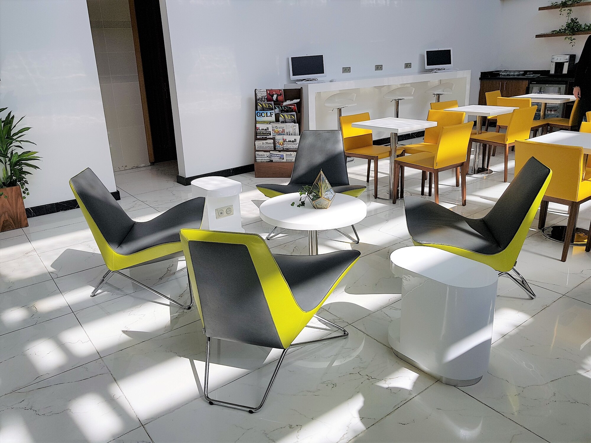 #2 of 5 images of Pearl Lounge