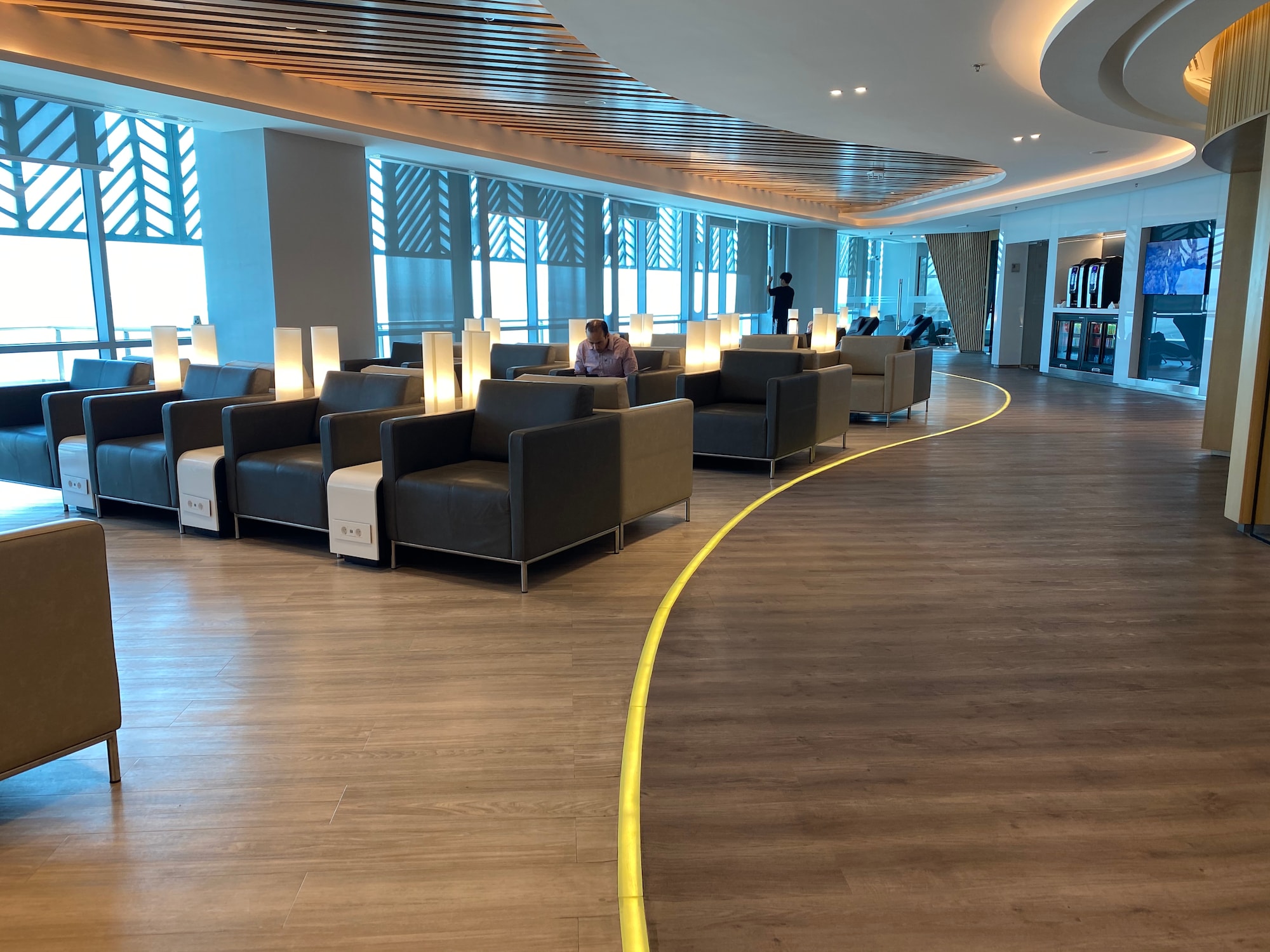 #3 of 5 images of Ahlein Premium Lounge