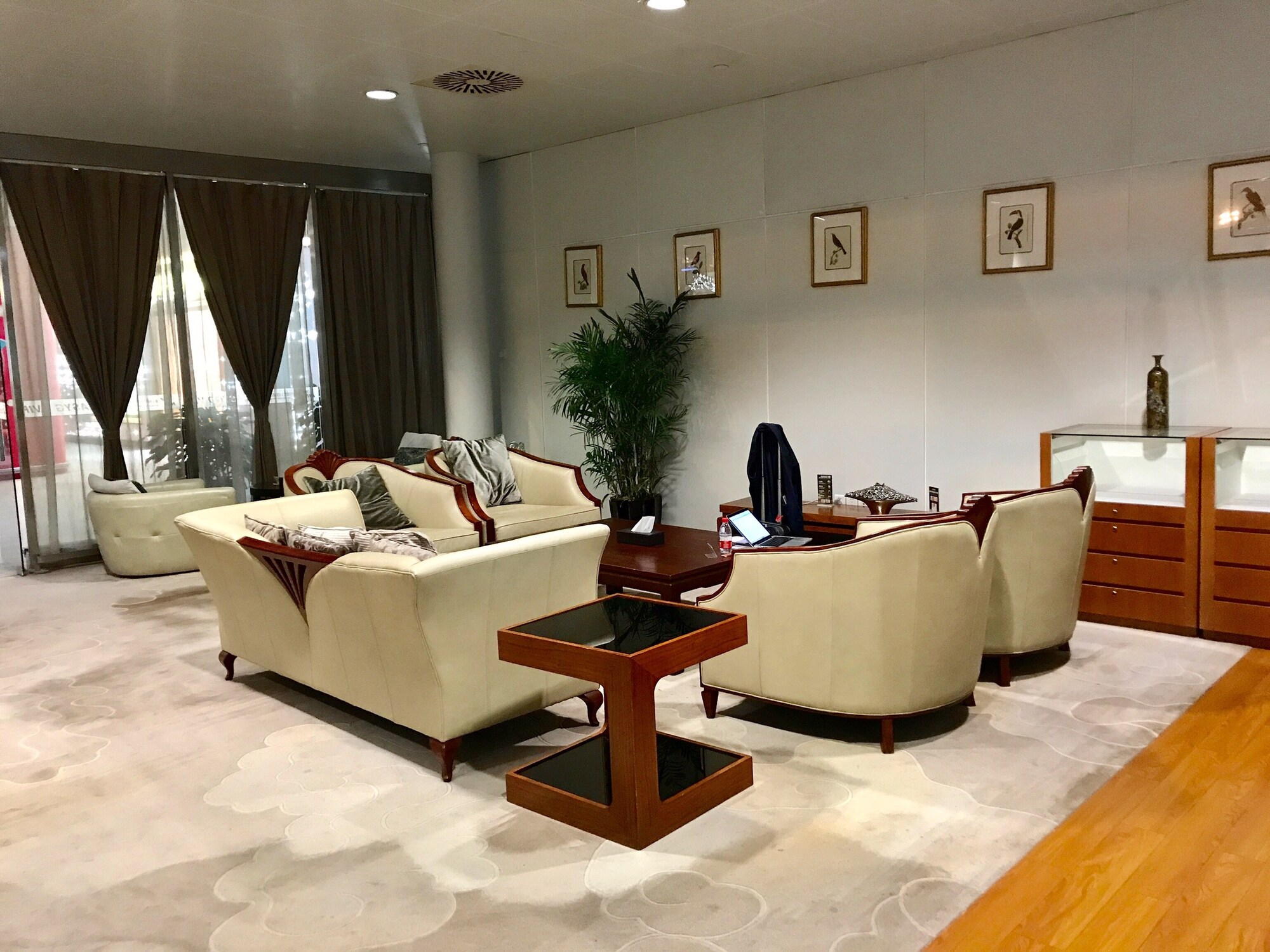 #1 of 5 images of EasyGo VIP International Lounge