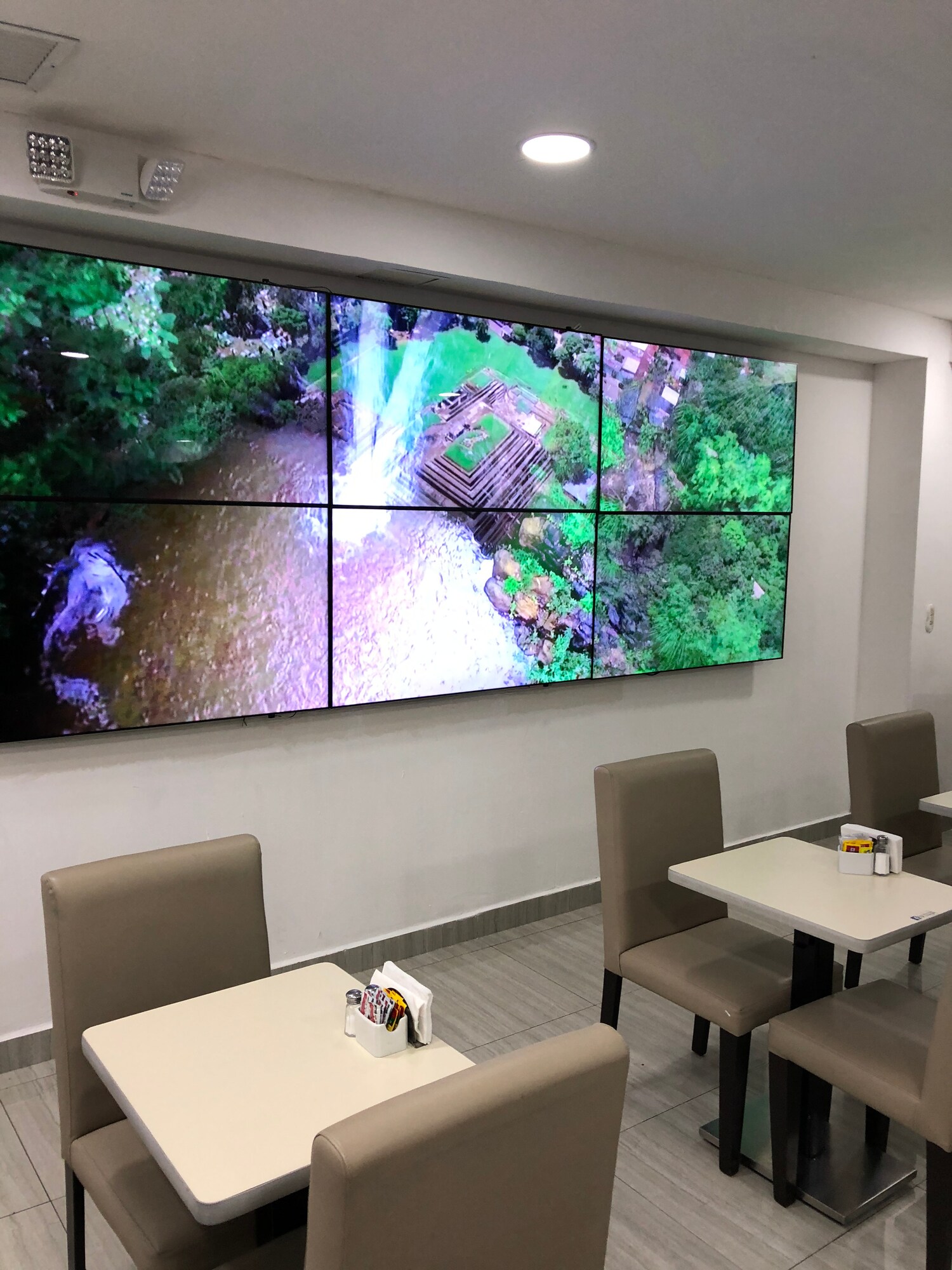 #1 of 5 images of Aeroconnections VIP Lounge