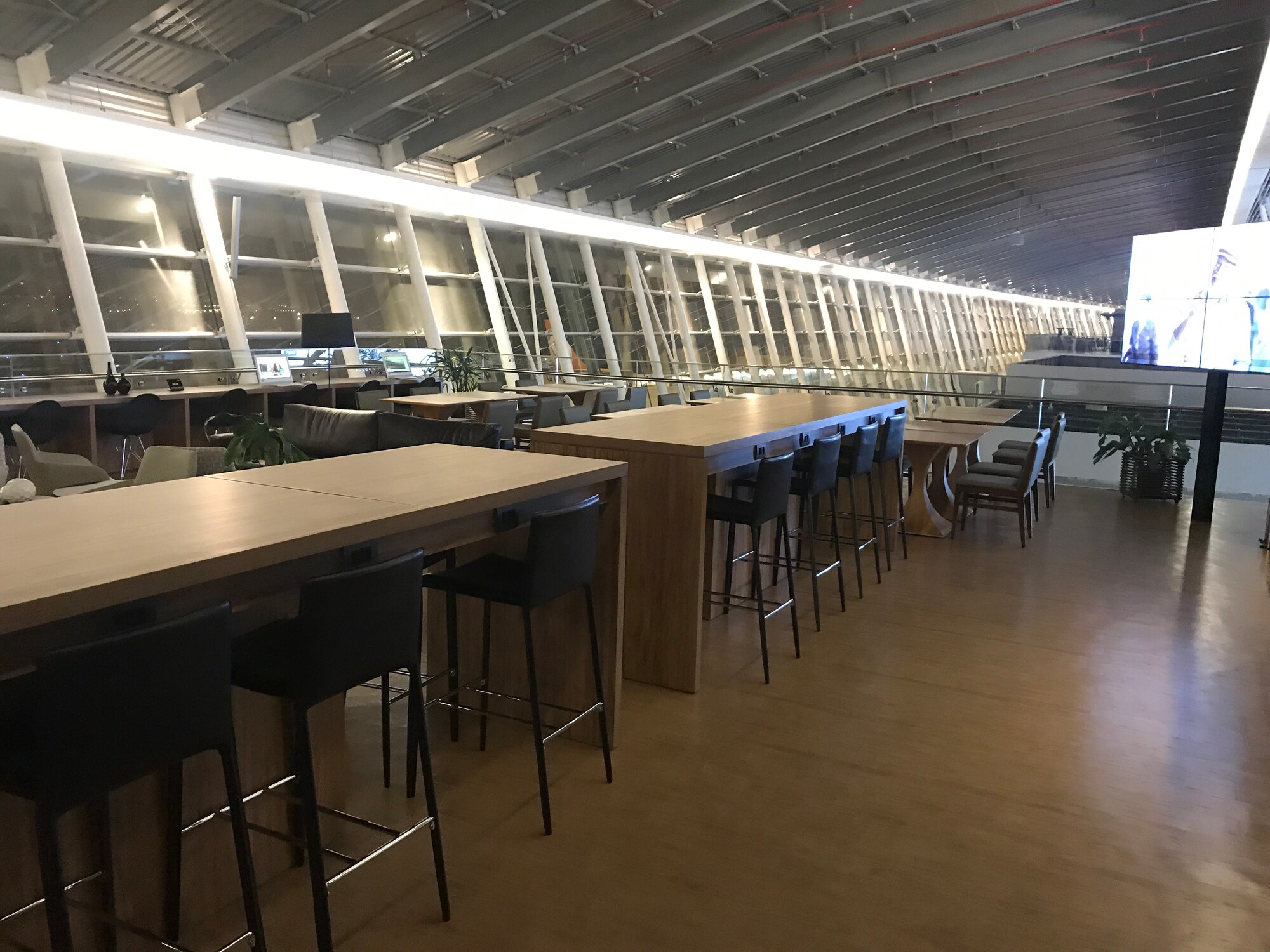 #3 of 5 images of VIP Express Club Pier Norte (Temporarily Closed)