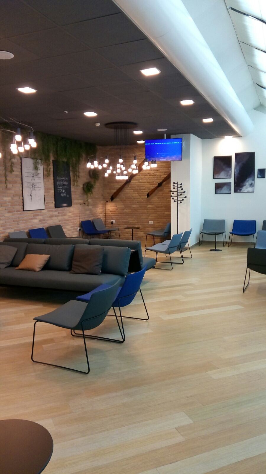 #1 of 5 images of Prima Vista Lounge (Gate D3) (Temporarily Closed)