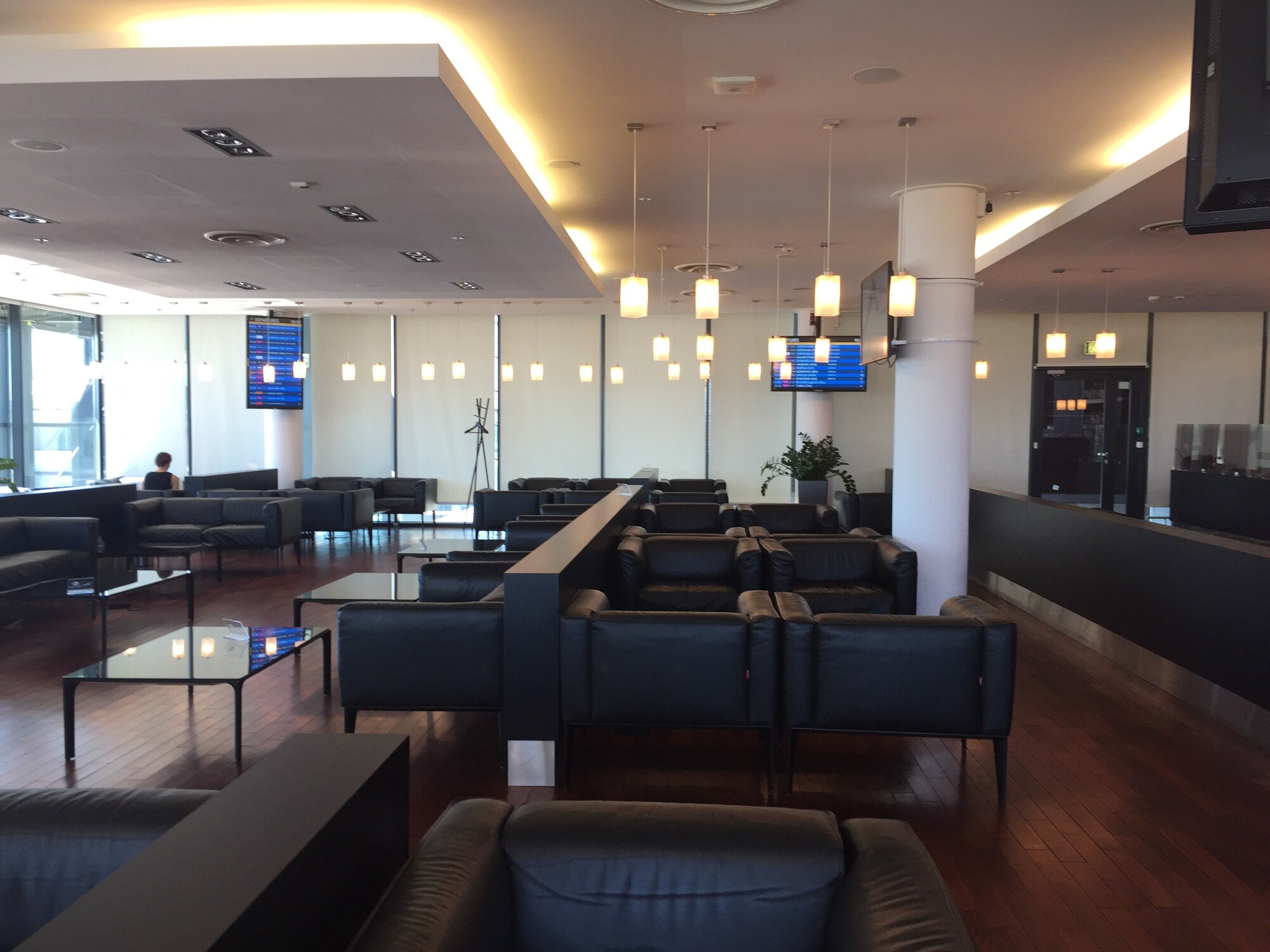 #2 of 5 images of Executive Lounge