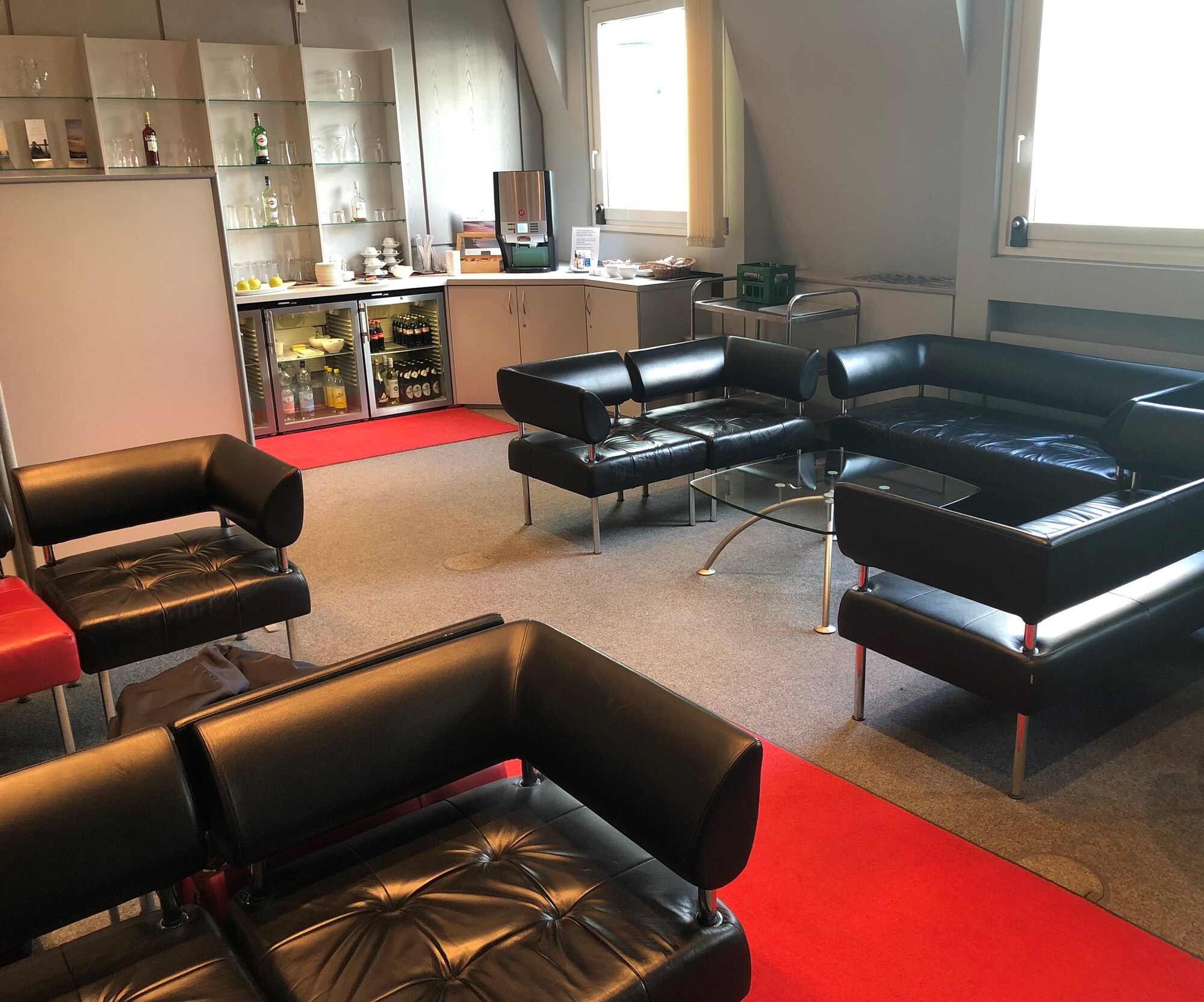 #3 of 5 images of Elli-Beinhorn Lounge (Temporarily Closed)