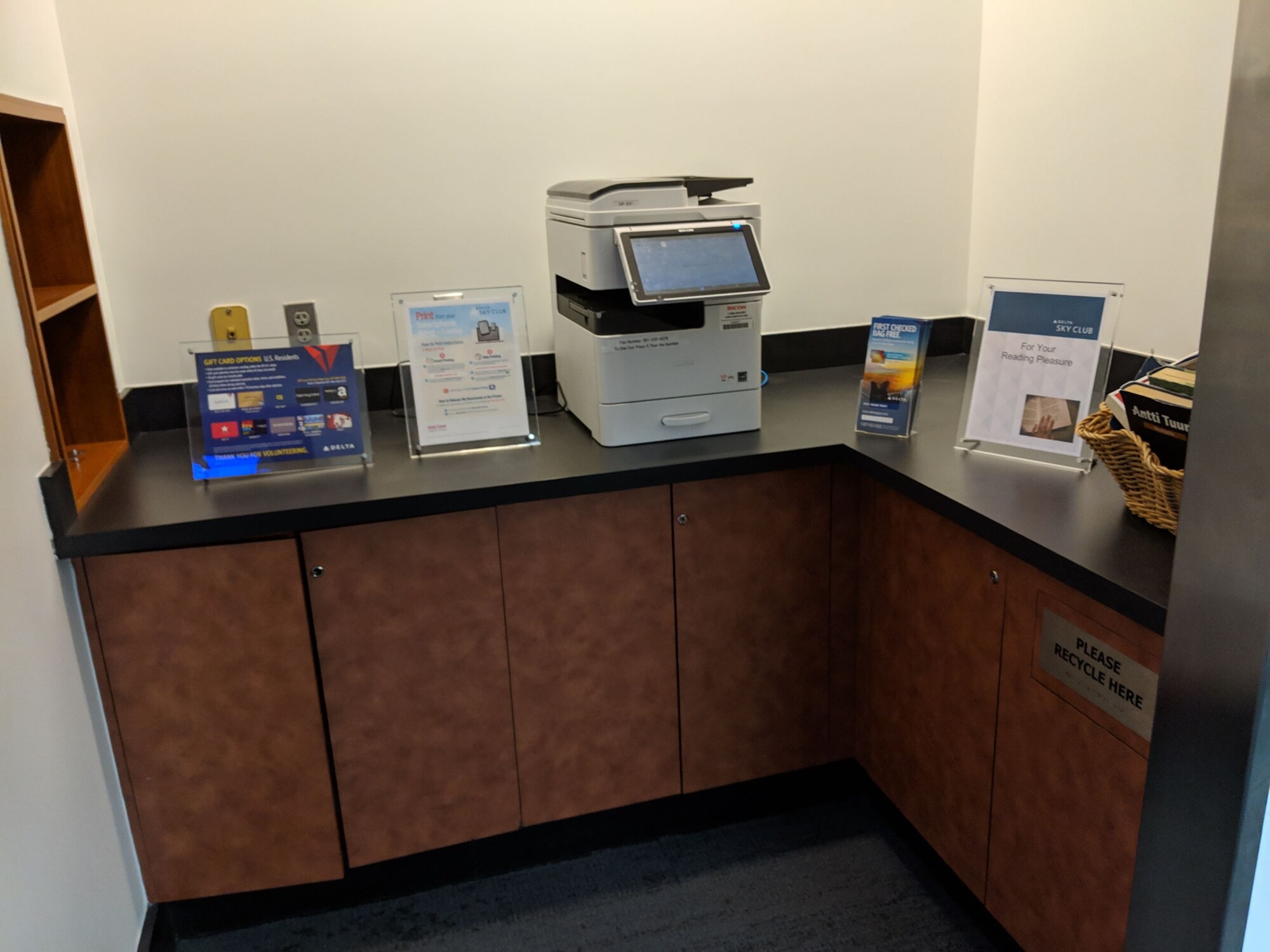 #2 of 5 images of Delta Air Lines Delta Sky Club