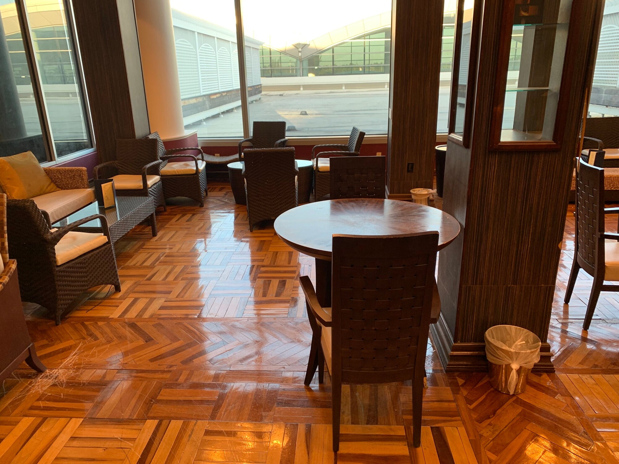 #3 of 5 images of Graycliff Divans Lounge