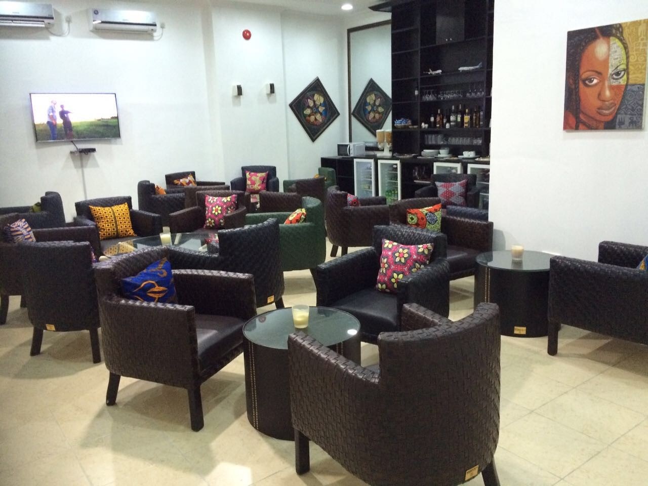 #2 of 5 images of SDS Llegada Arrival Lounge (E-Wing)