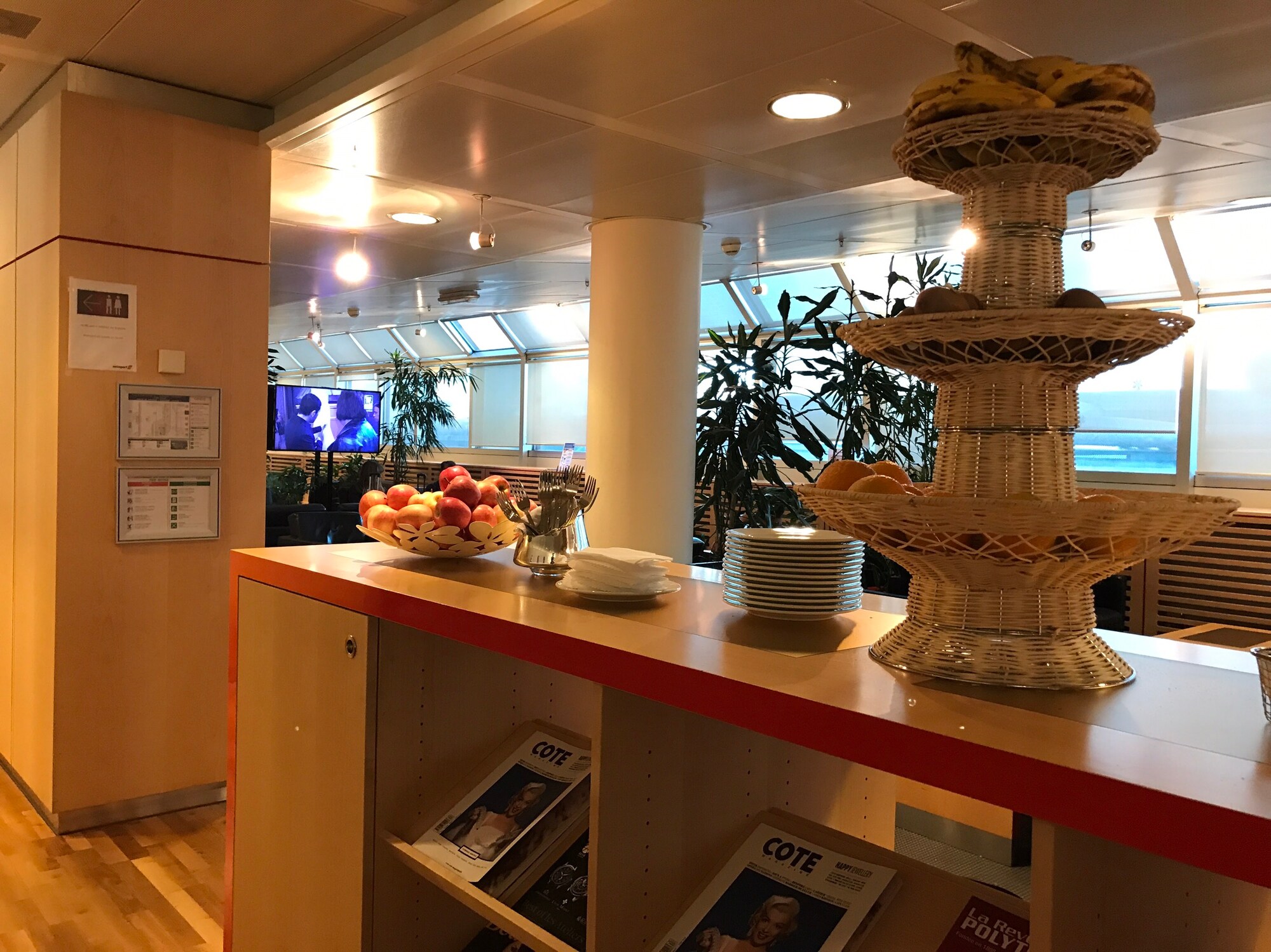 #2 of 5 images of Swissport Horizon Lounge
