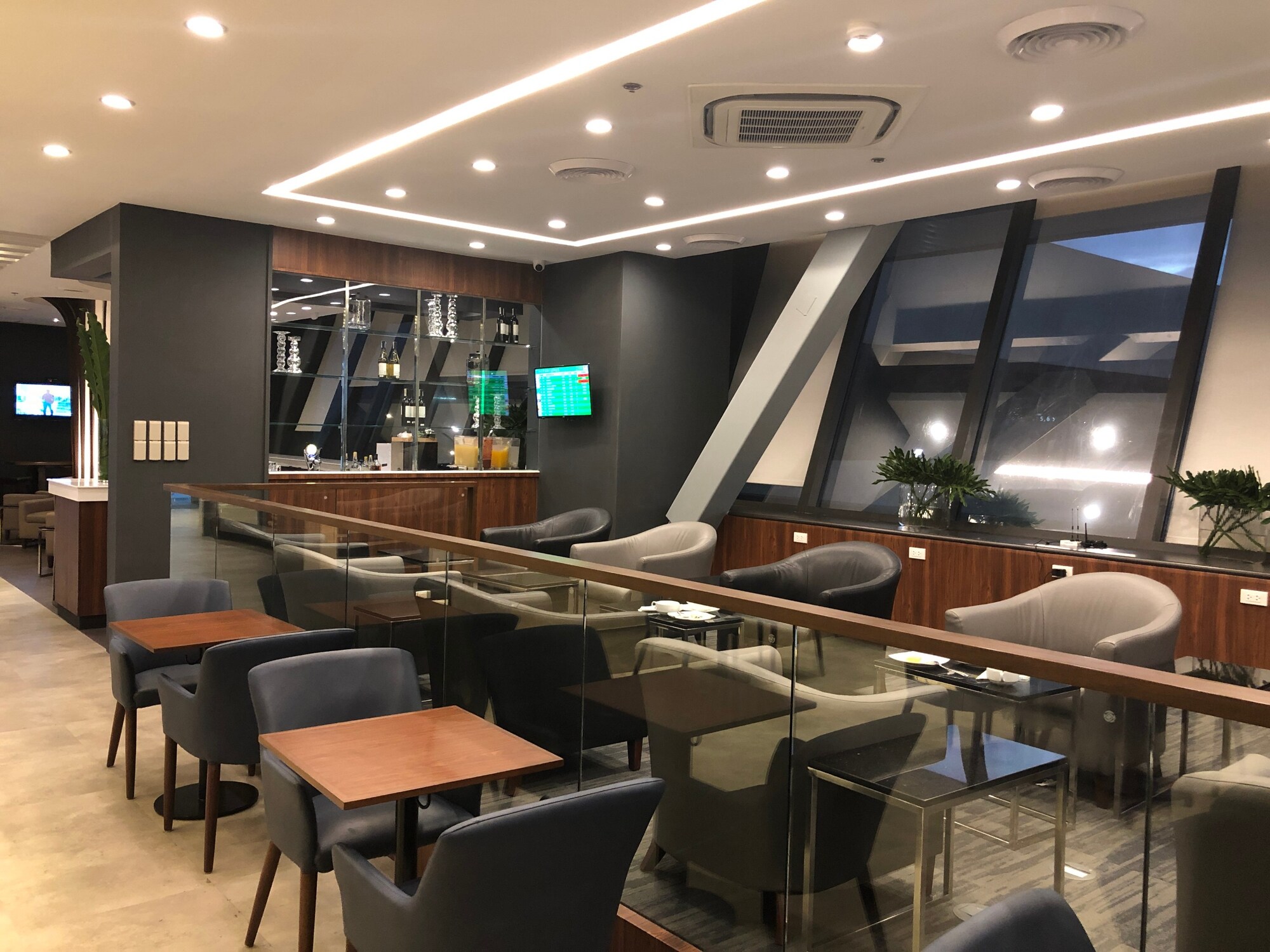 #2 of 5 images of PAGSS Lounge (Gate 7)