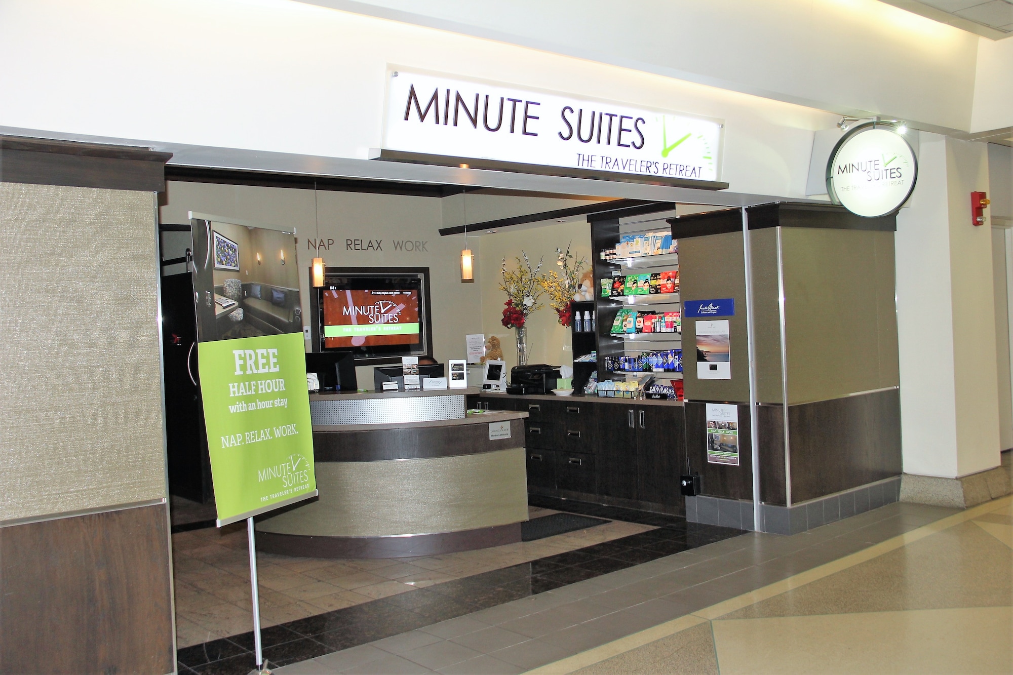 #4 of 5 images of Minute Suites