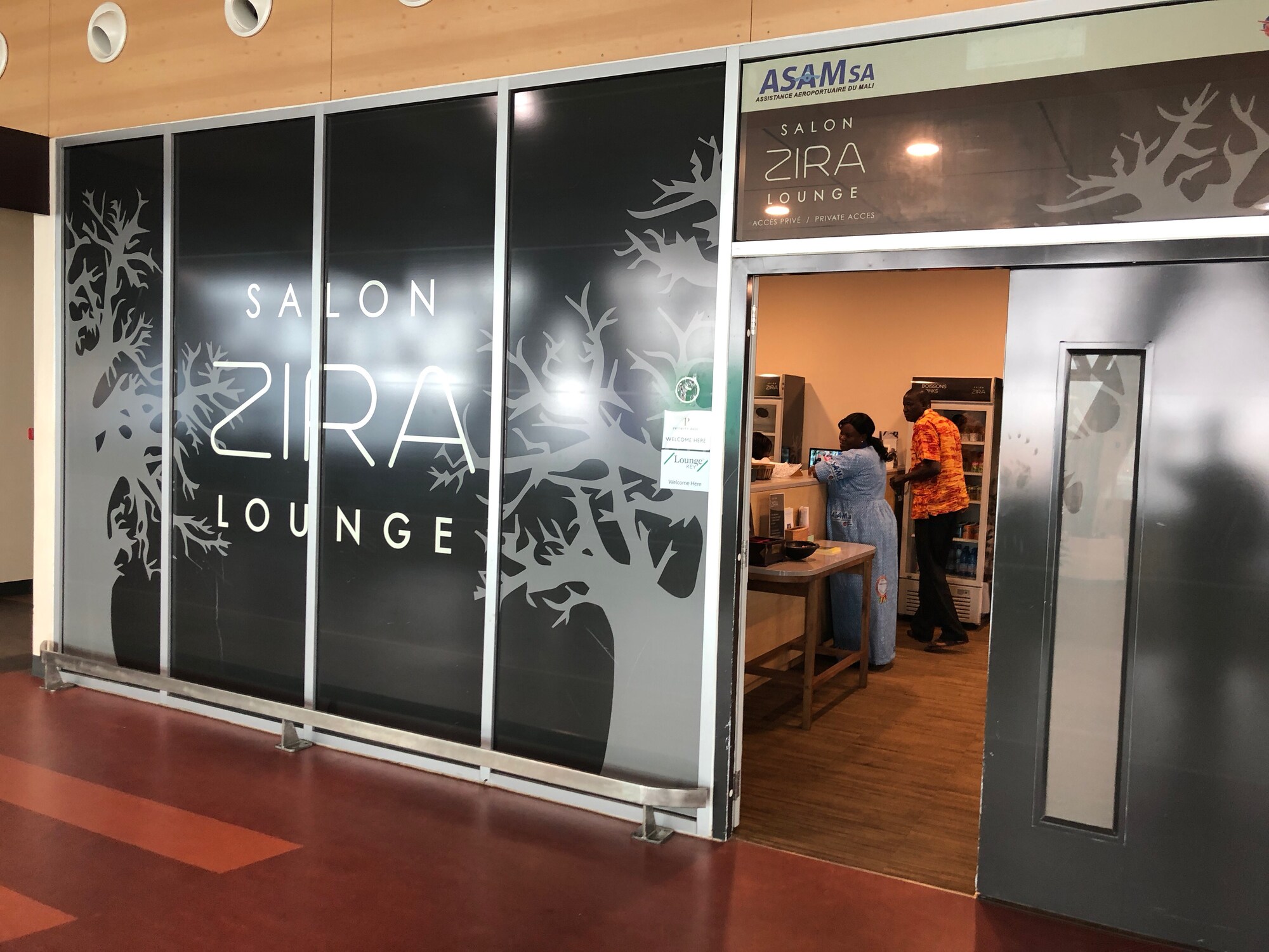 #2 of 3 images of Salon Zira