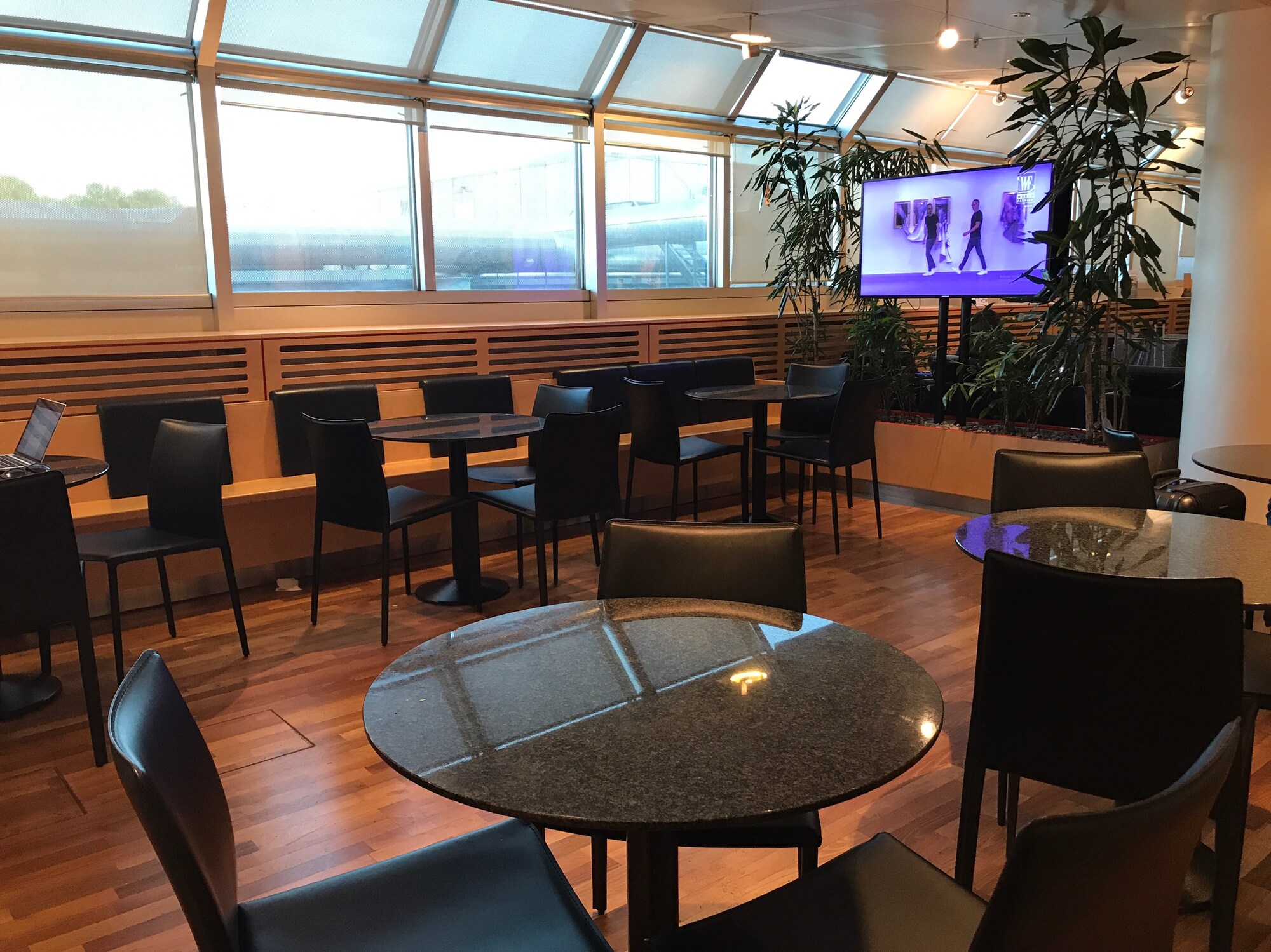 #1 of 5 images of Swissport Horizon Lounge