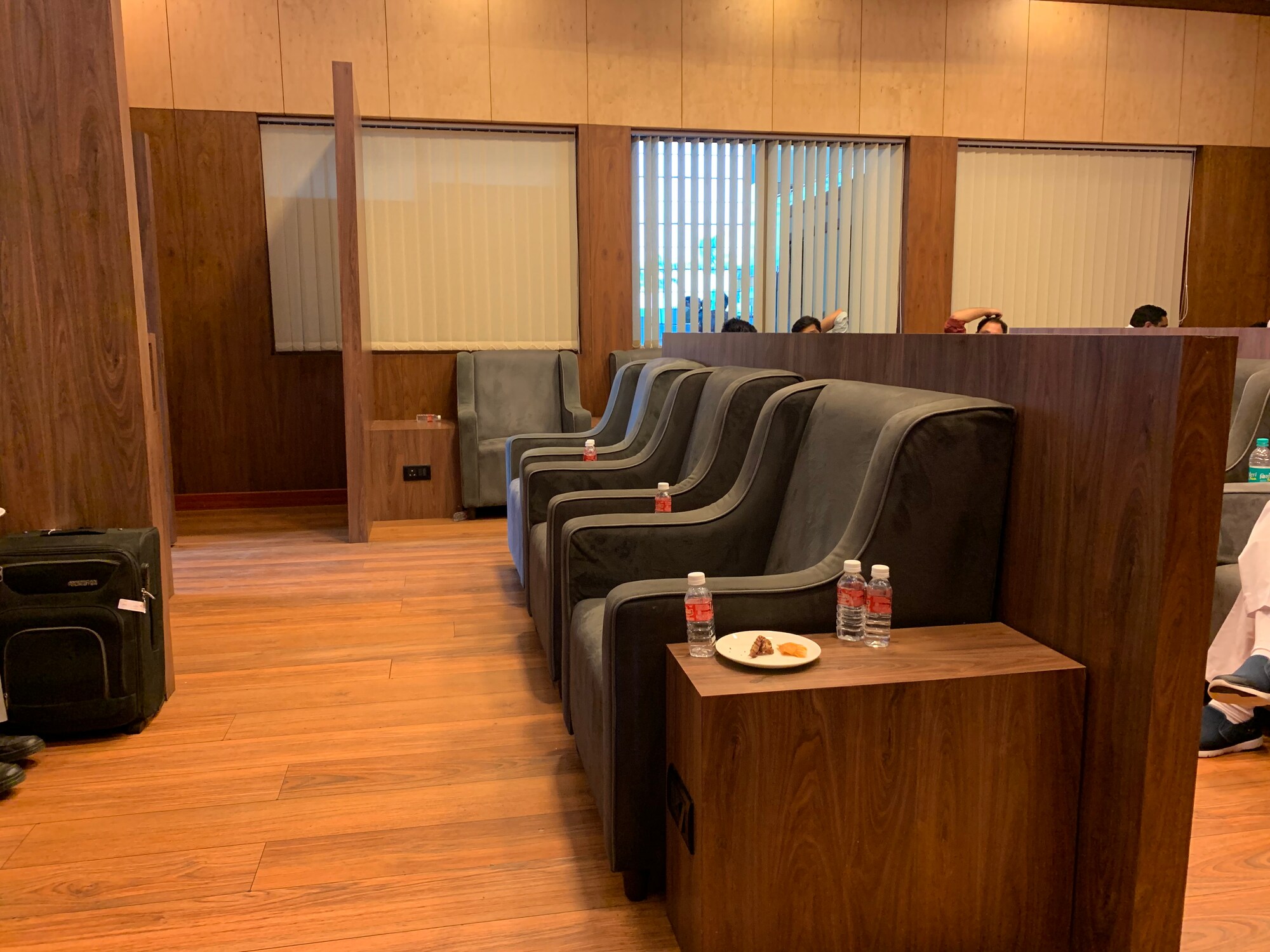 #3 of 5 images of Golden Chariot Lounge