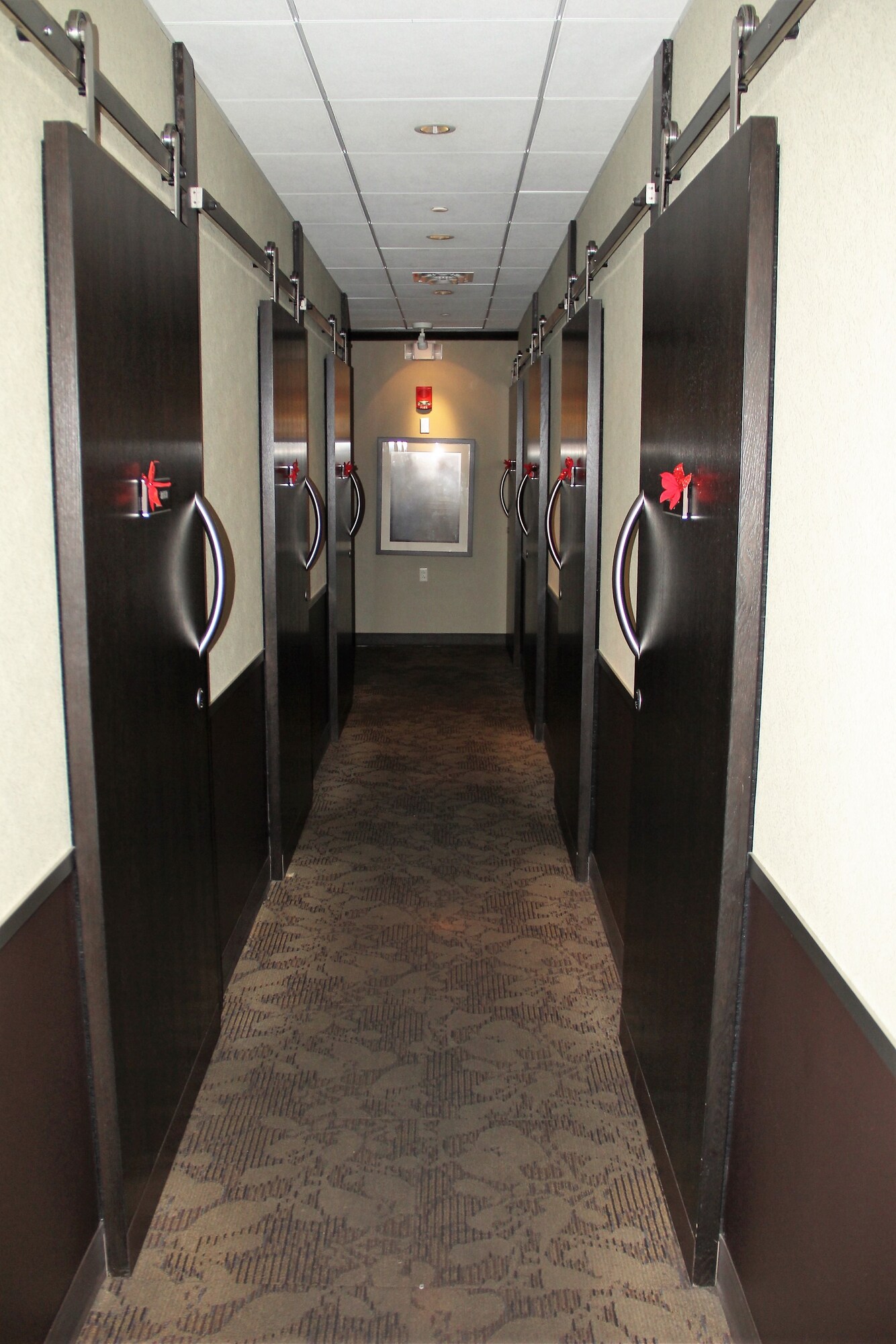 #3 of 5 images of Minute Suites