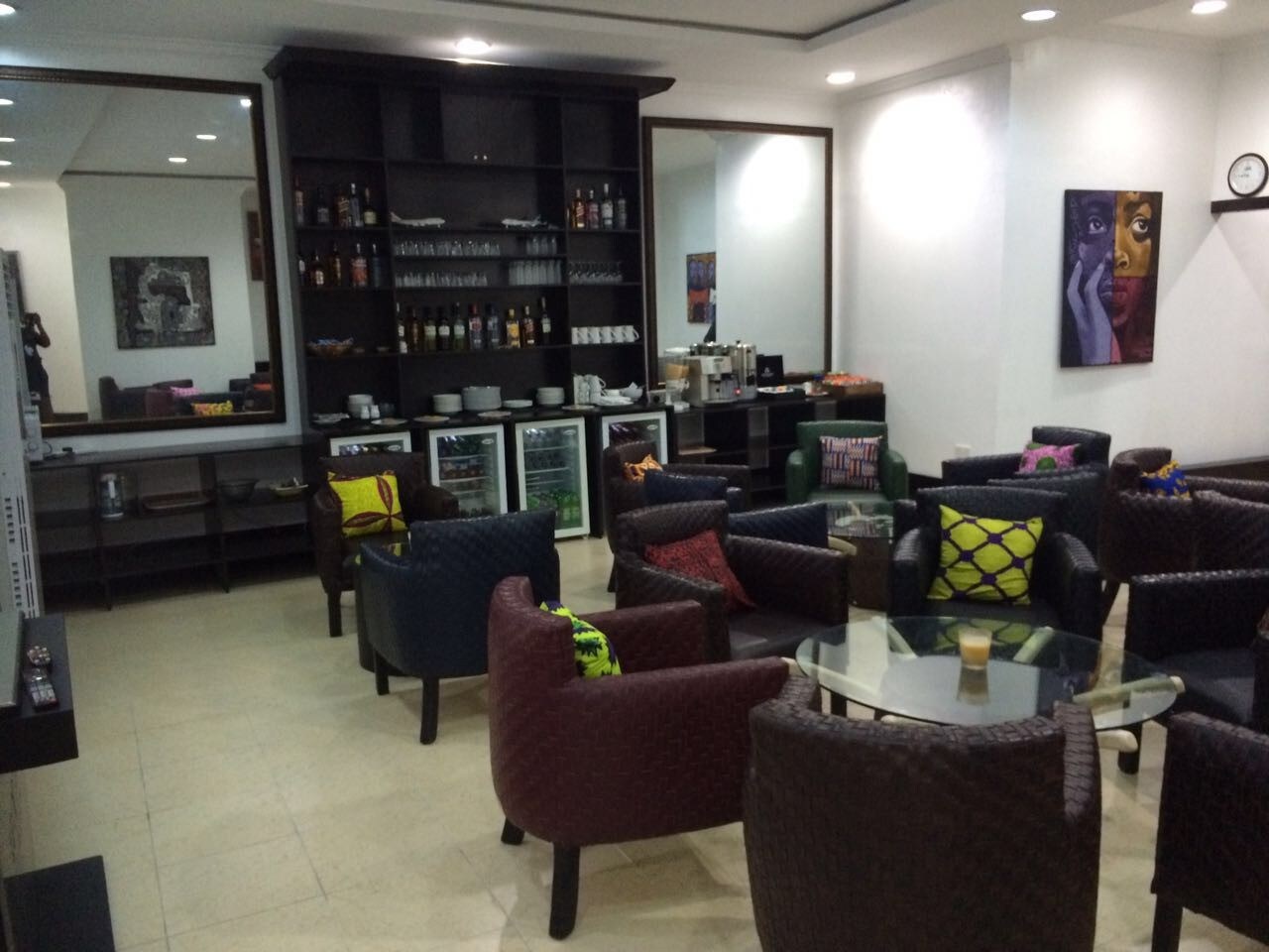 #4 of 5 images of SDS Llegada Arrival Lounge (D-Wing)