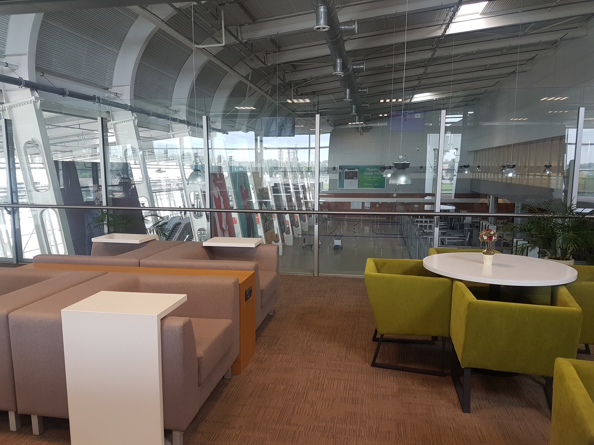 #2 of 5 images of Business Lounge (Domestic)