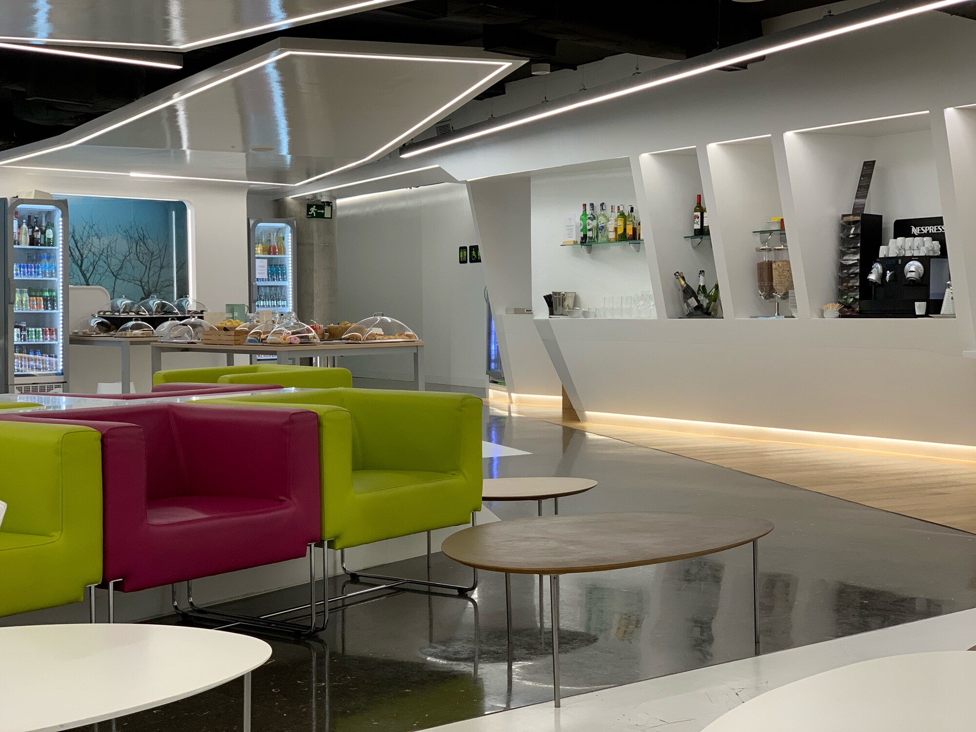 #2 of 5 images of Sala VIP Mediterraneo (Temporarily Closed)