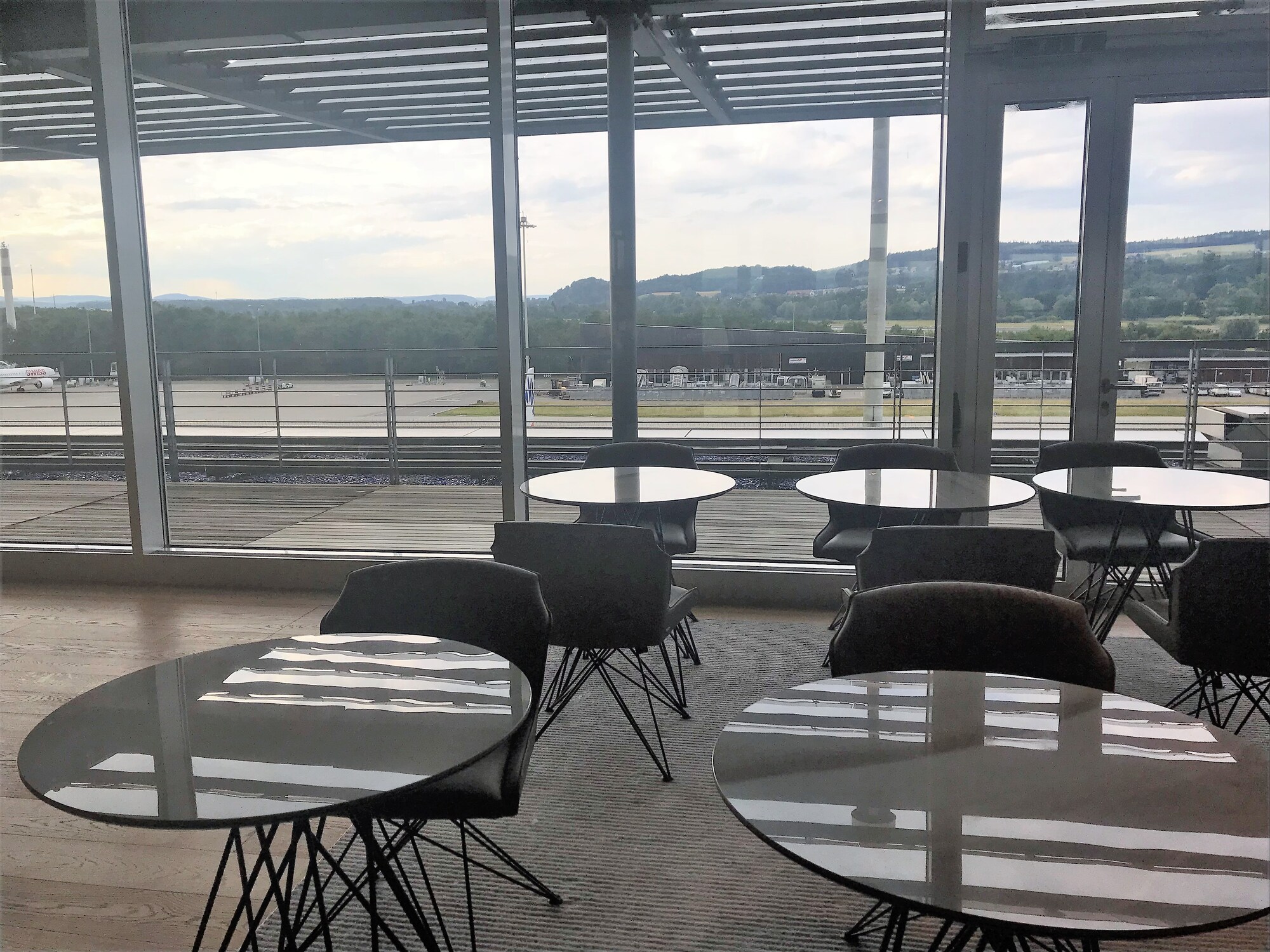 #3 of 5 images of Primeclass Lounge