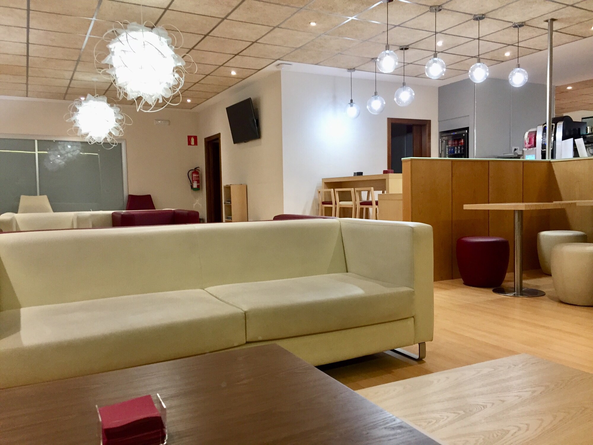 #4 of 5 images of Sala VIP Azahar (Temporarily Closed)