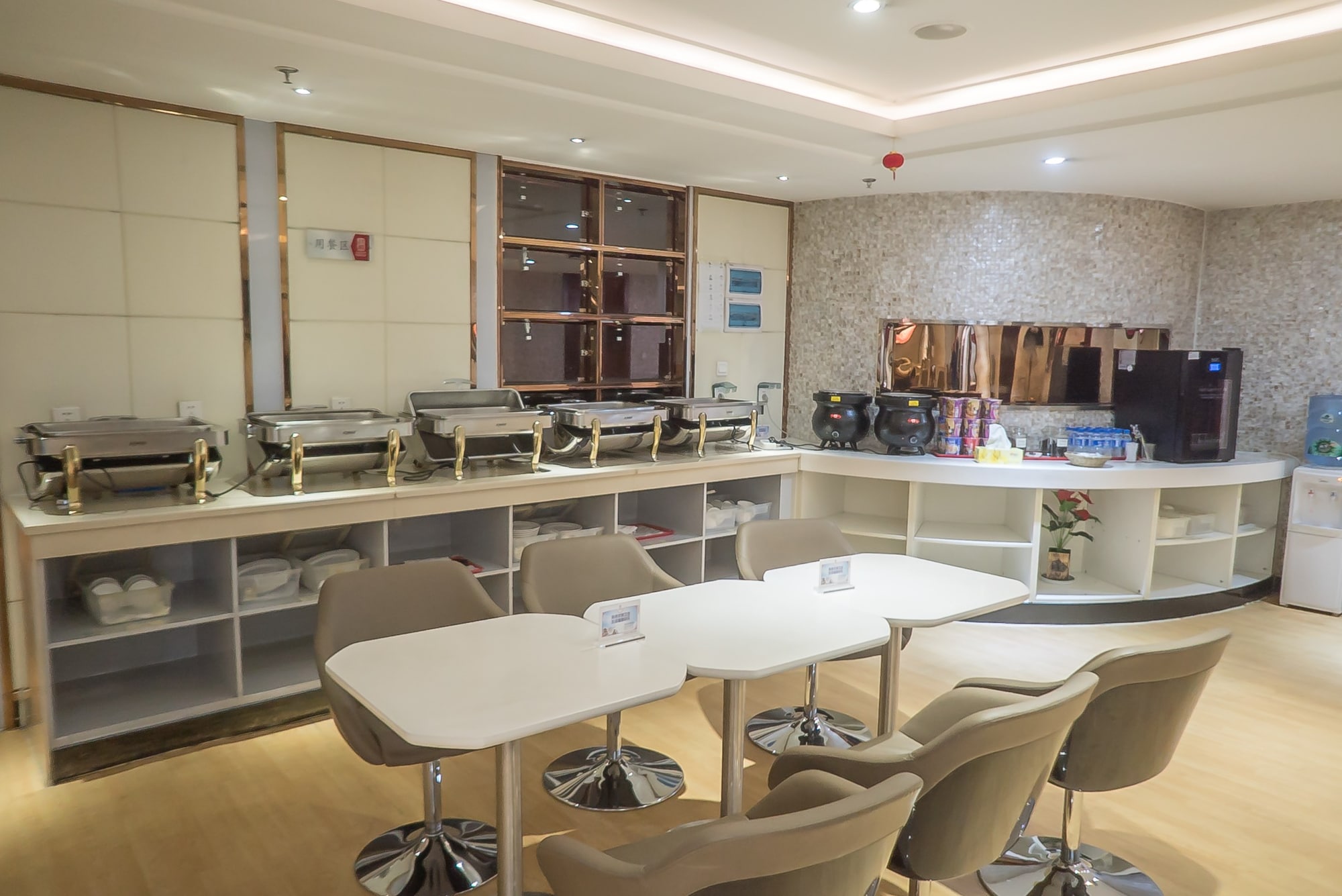 #1 of 5 images of V3 Lucky Air Lounge