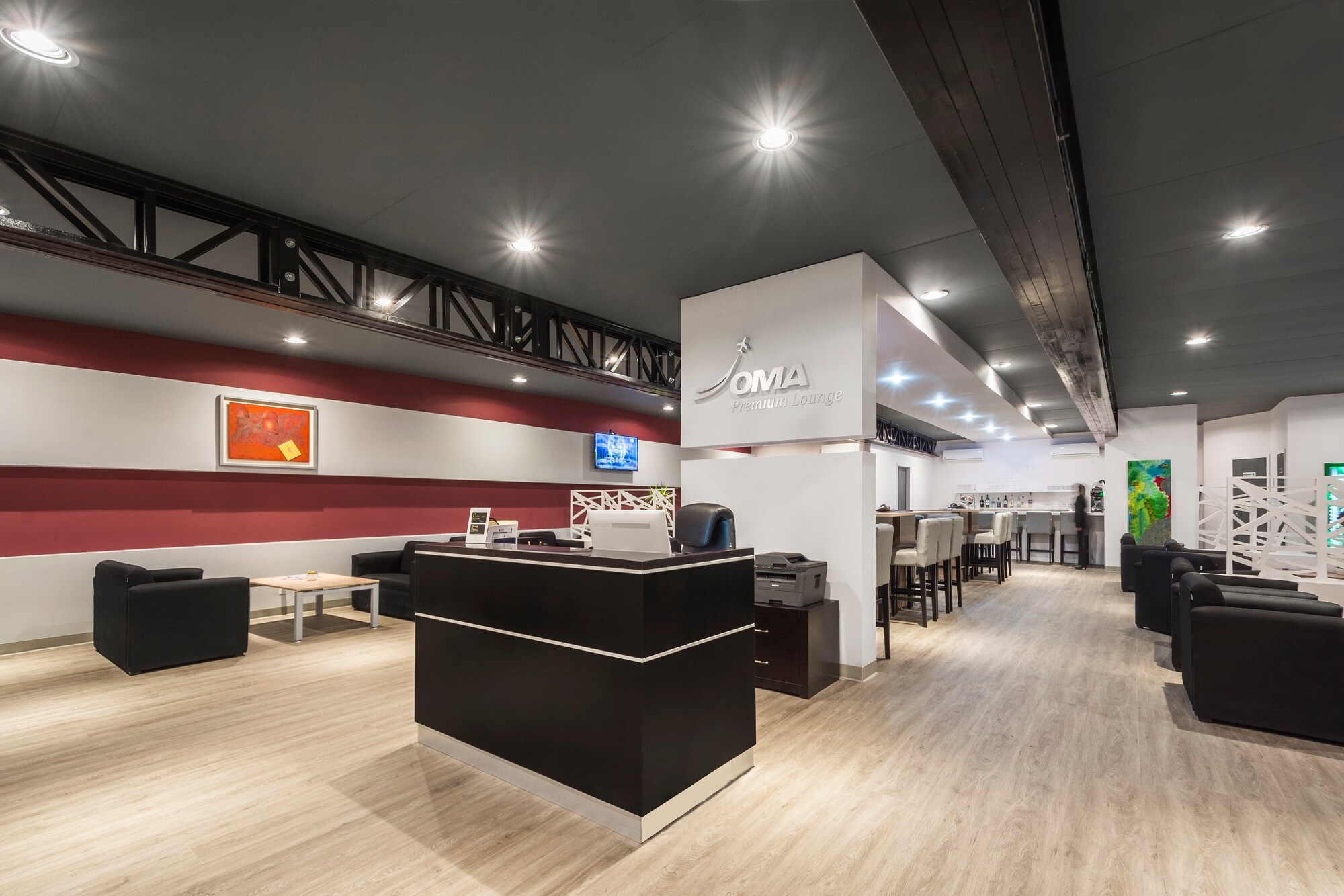 #2 of 5 images of OMA Premium Lounge