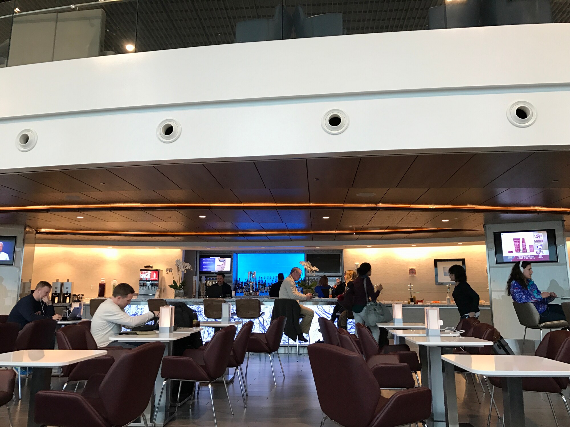 #3 of 5 images of Delta Air Lines Delta Sky Club