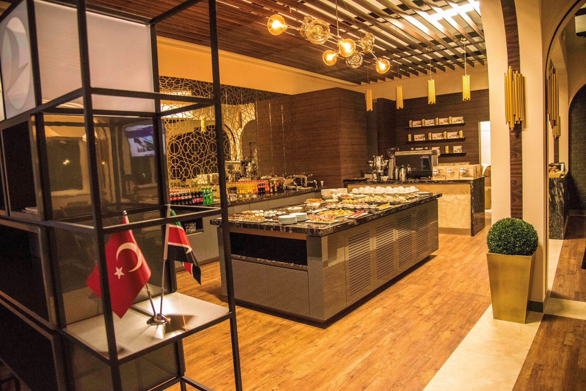 #2 of 5 images of Turkish Airlines Star Alliance Lounge (Temporary Location)