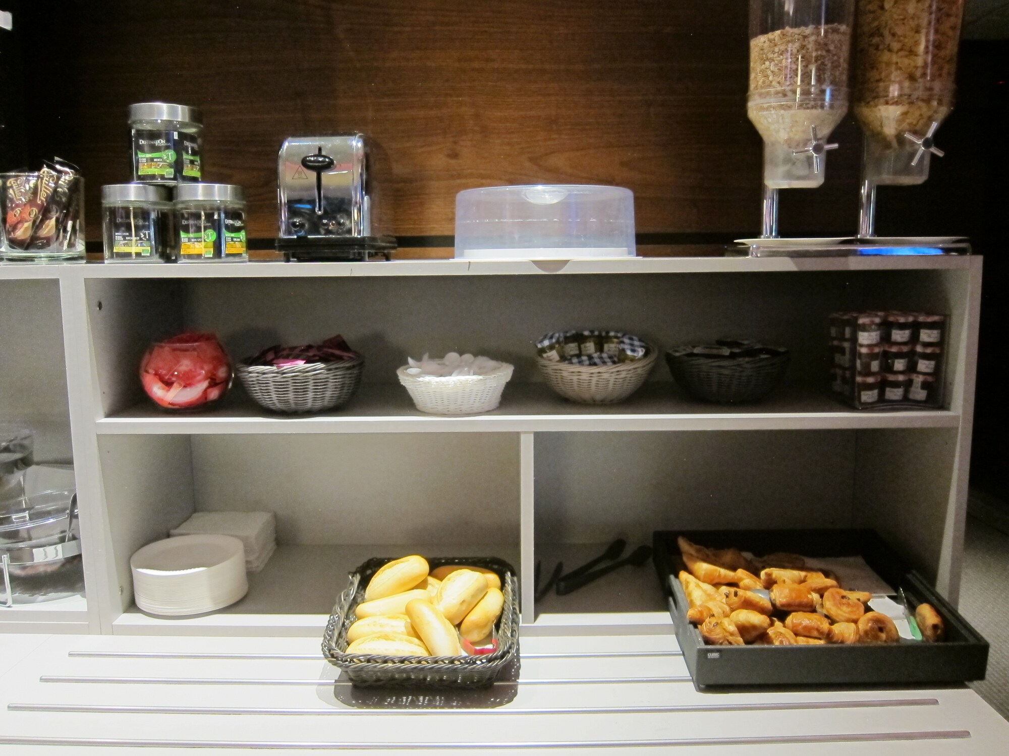 #4 of 5 images of Cezanne Lounge