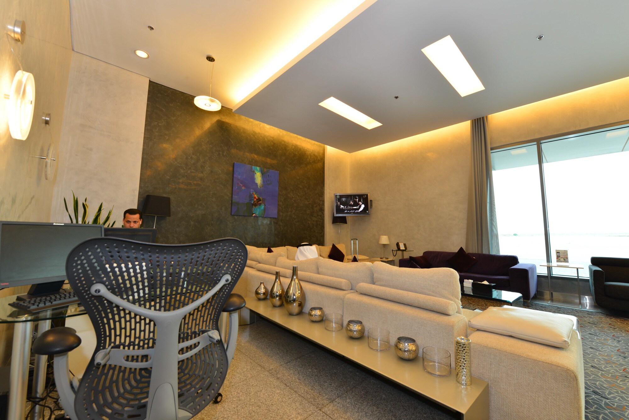 #2 of 5 images of Pearl Lounge (Temporarily Closed)