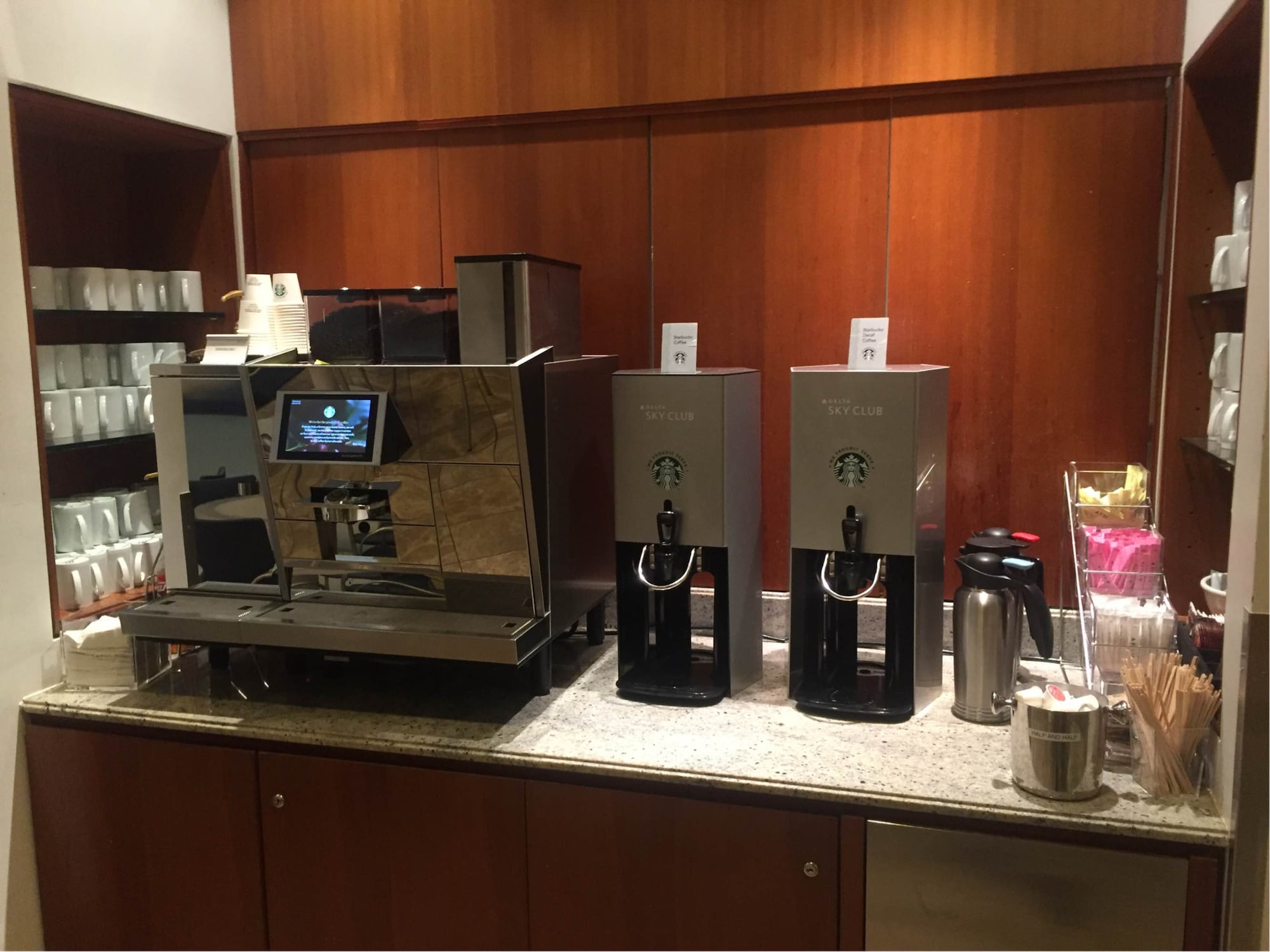 #4 of 5 images of Delta Air Lines Delta Sky Club (Gate A18)
