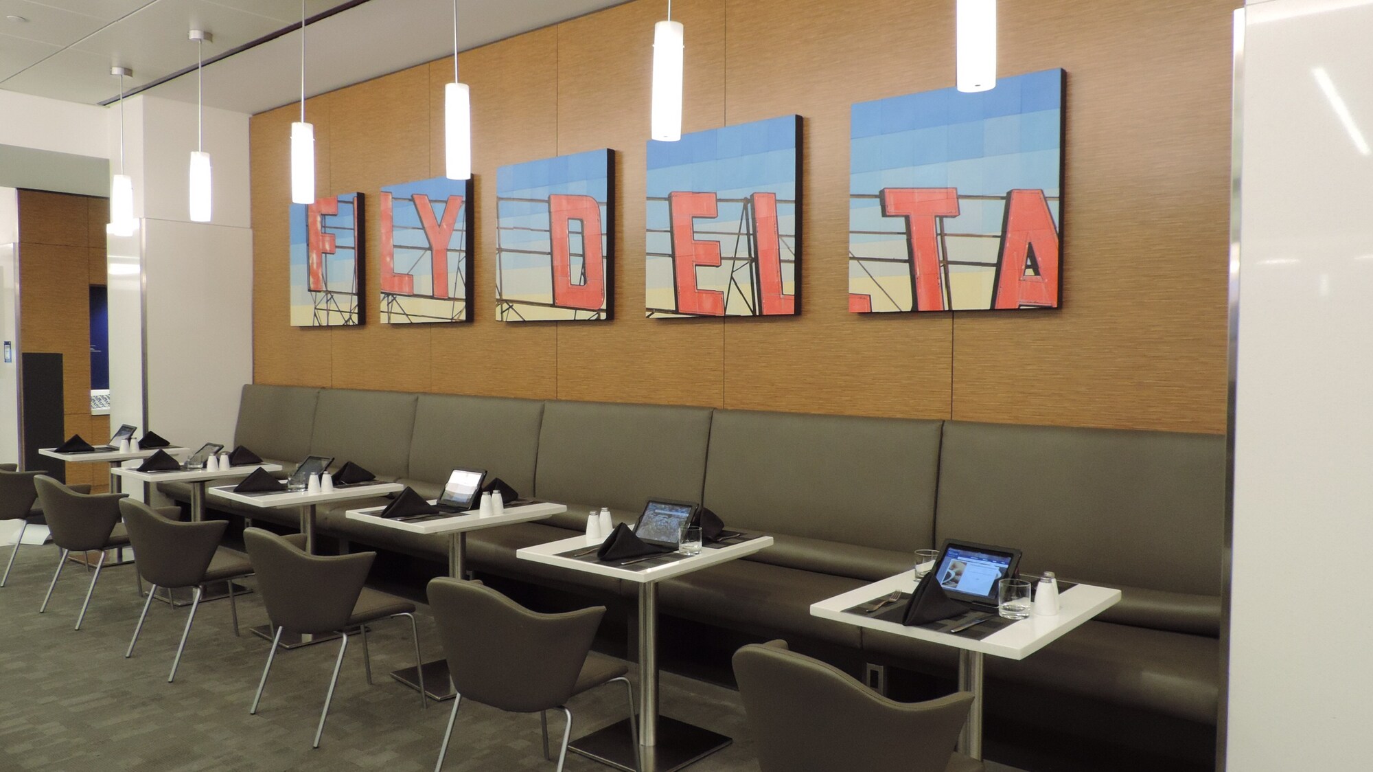 #2 of 5 images of Delta Air Lines Delta Sky Club