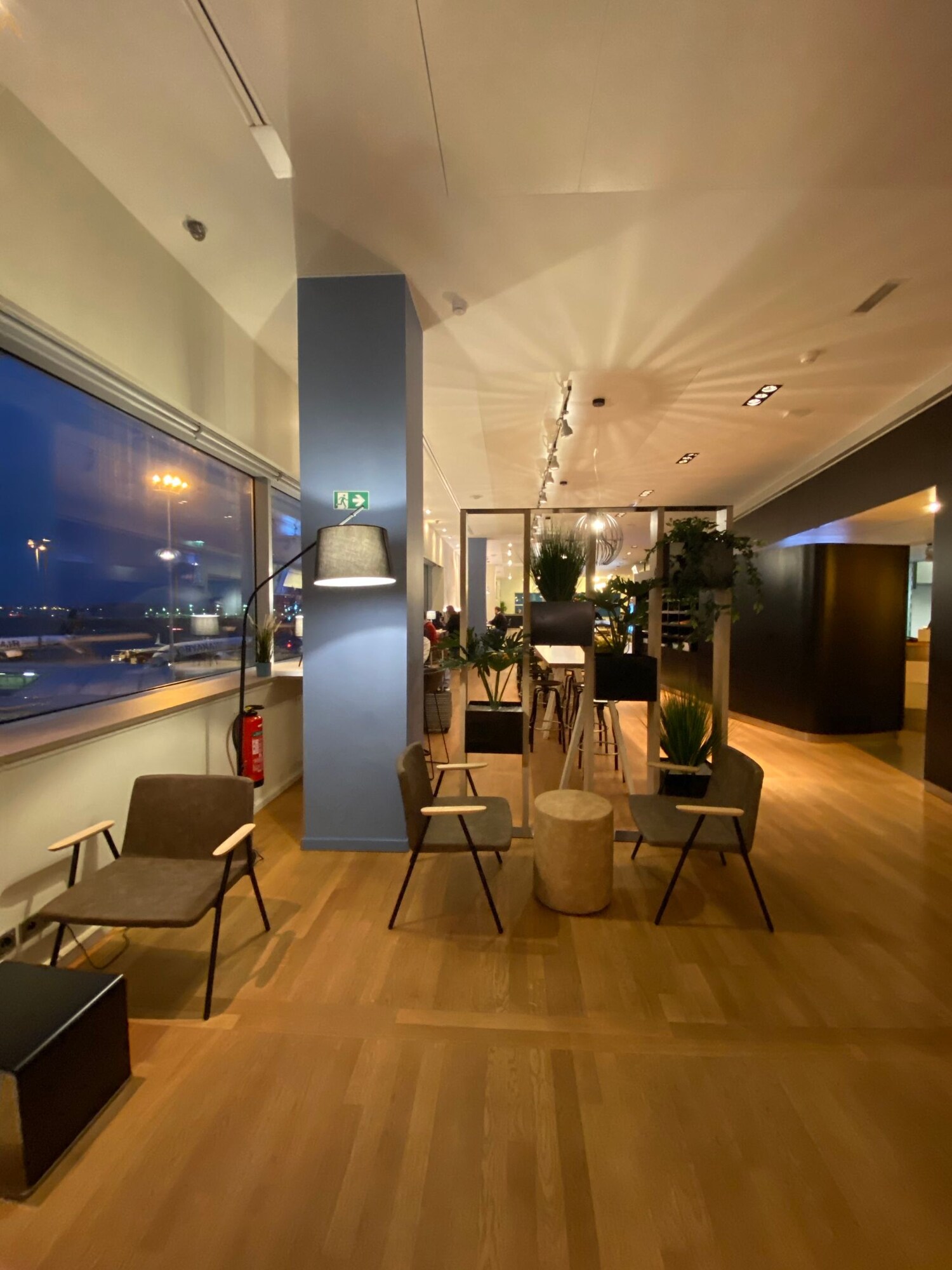 #2 of 5 images of Diamond Lounge