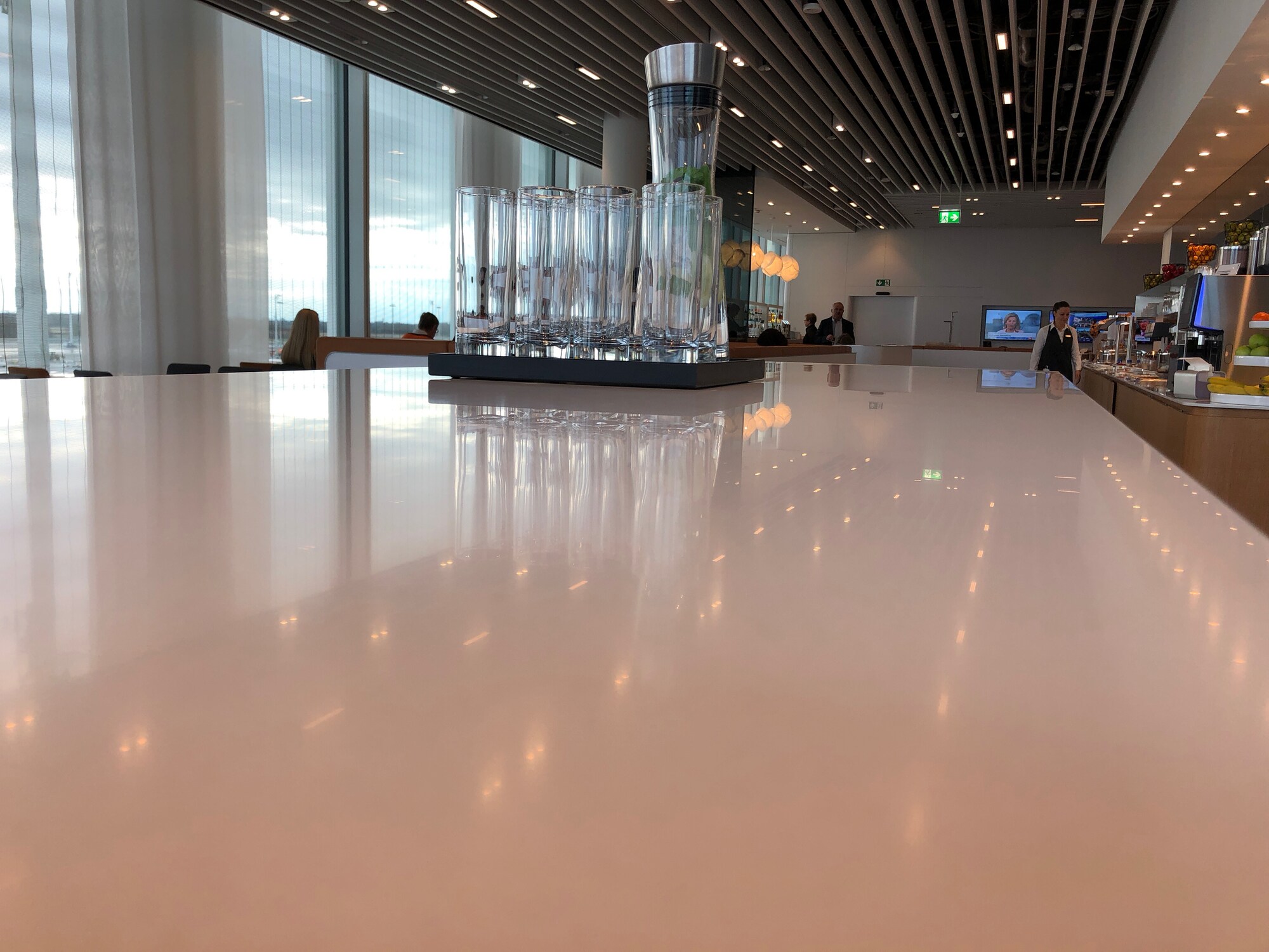 #4 of 5 images of Lufthansa Business Lounge (Non-Schengen) (Temporarily Closed)