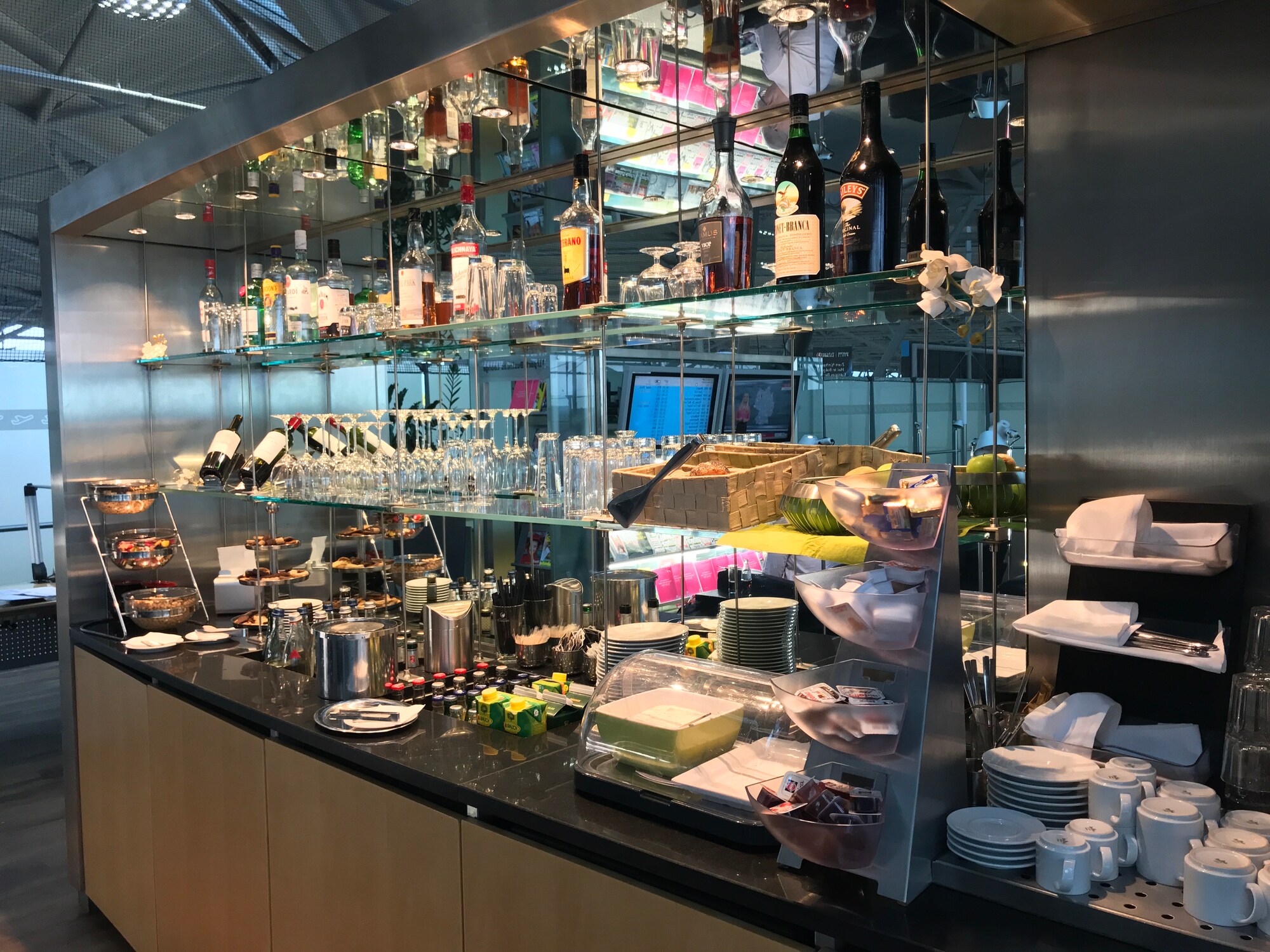 #5 of 5 images of Airport Business Lounge (Temporarily Closed)