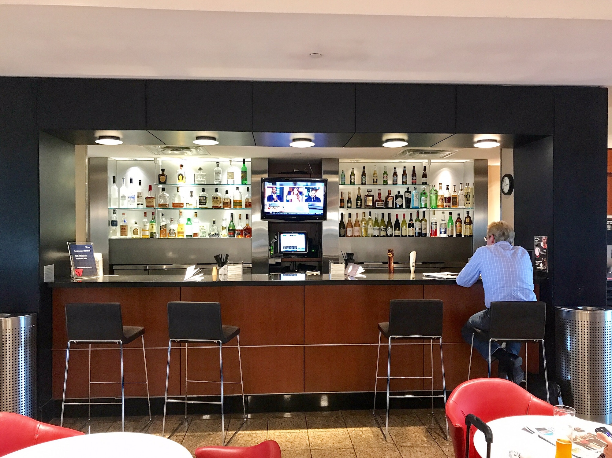 #3 of 5 images of Delta Air Lines Delta Sky Club