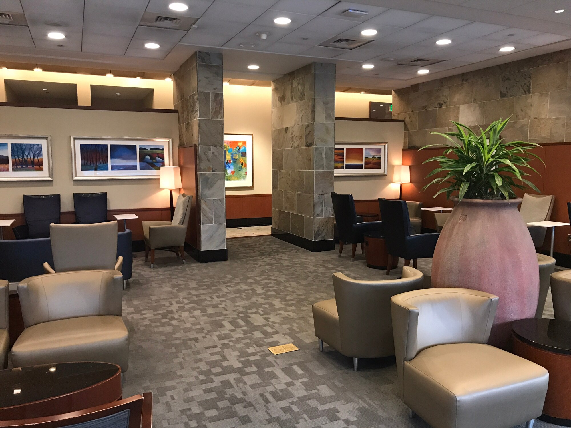 #2 of 5 images of Delta Air Lines Delta Sky Club